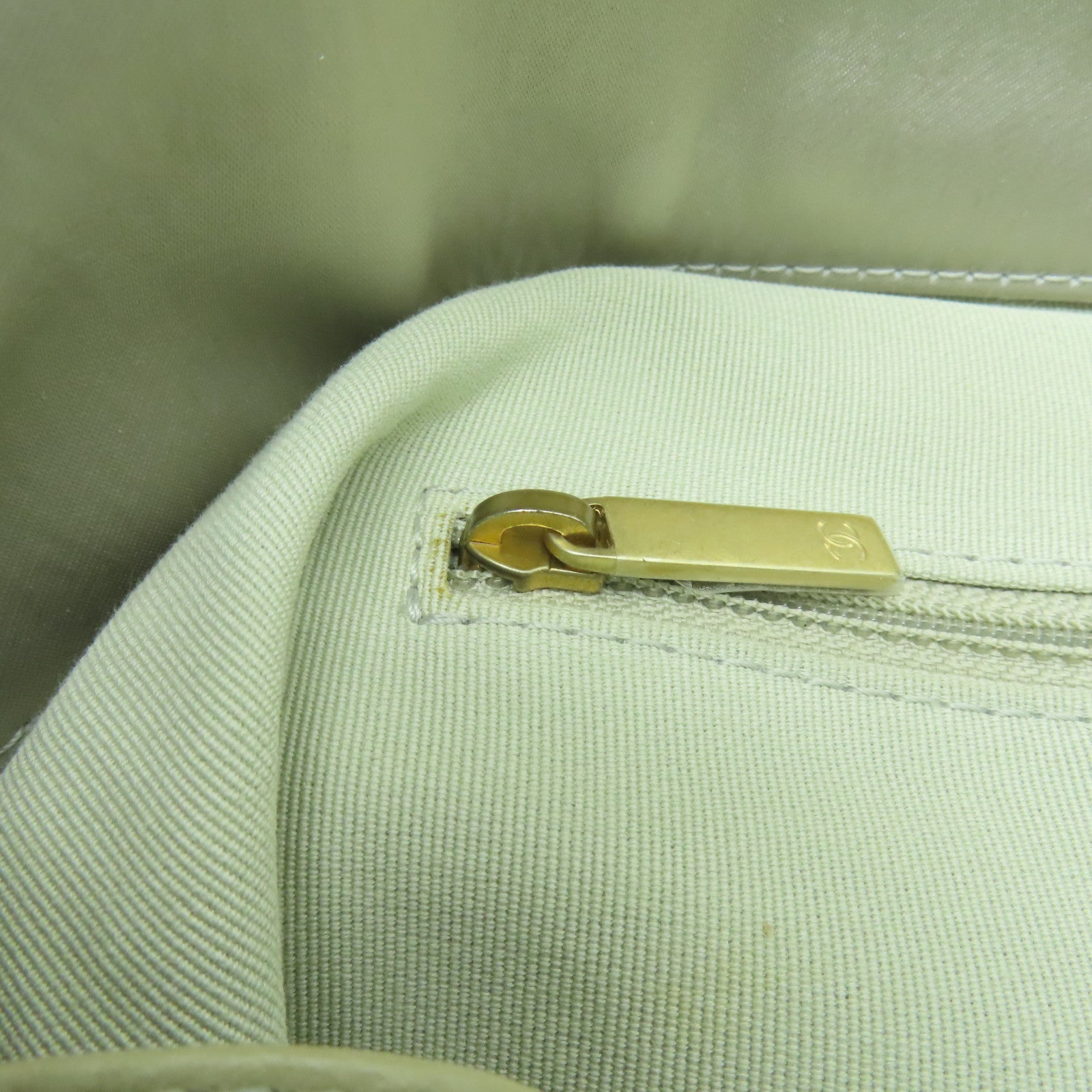 CHANEL **【清倉大減價】尼龍Chain Shoulder Bag金扣鏈帶肩背袋米色