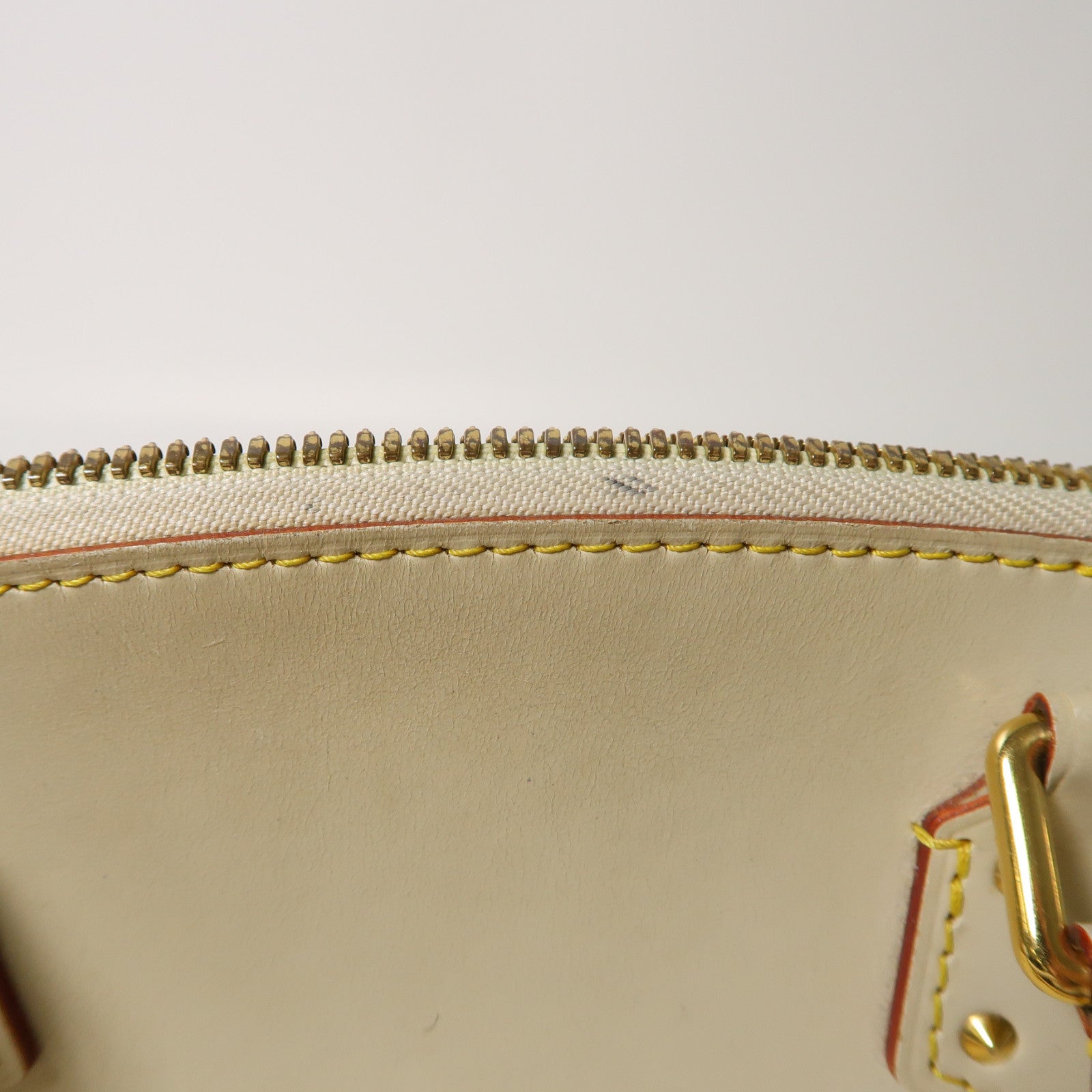 LOUIS VUITTON 【激減優惠】Suhali皮革Lockit PM金扣手挽袋米色