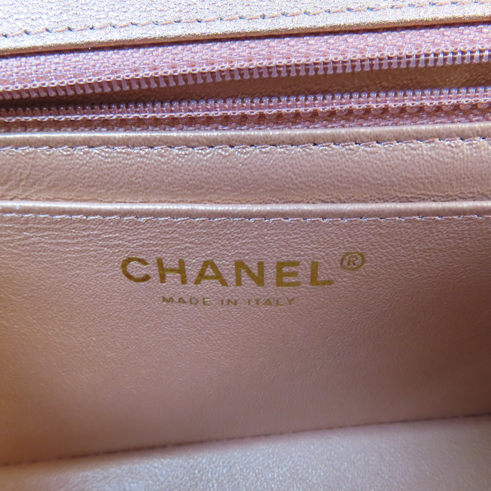 CHANEL 牛皮皮革Mini Classic 20金扣鏈帶肩背袋