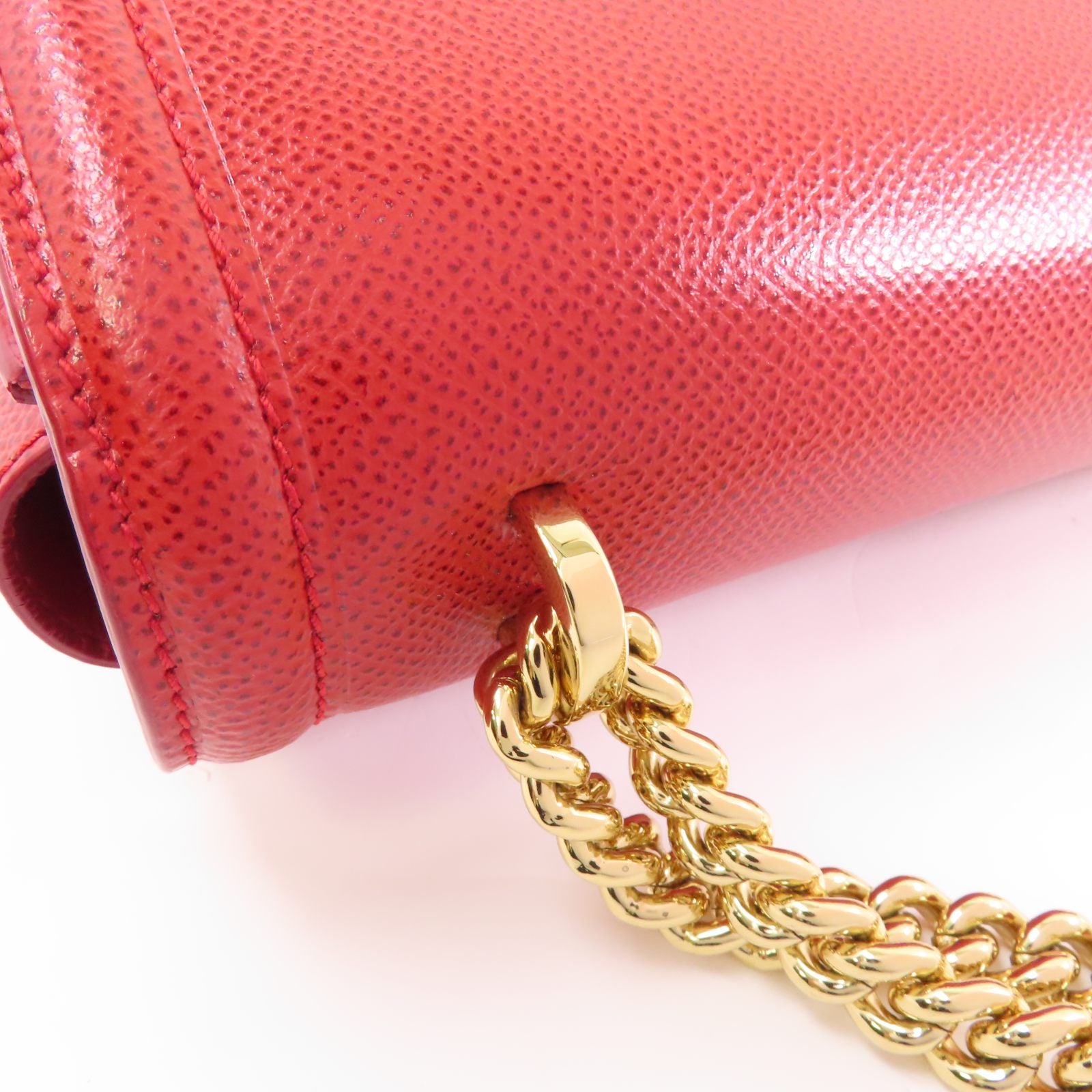 Salvatore Ferragamo 牛皮皮革Chain Shoulder Bag金扣鏈帶肩背袋紅色