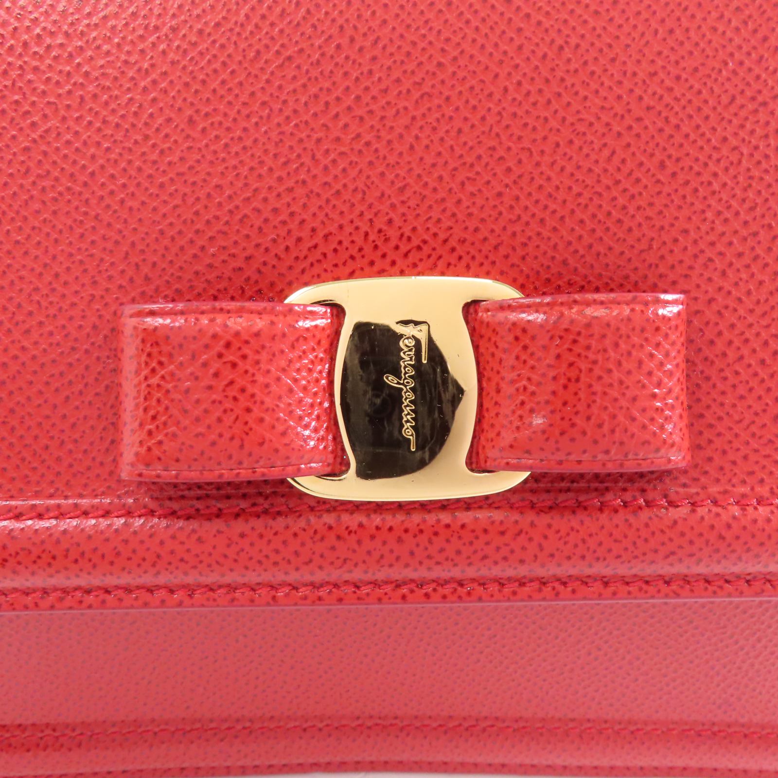 Salvatore Ferragamo 牛皮皮革Chain Shoulder Bag金扣鏈帶肩背袋紅色