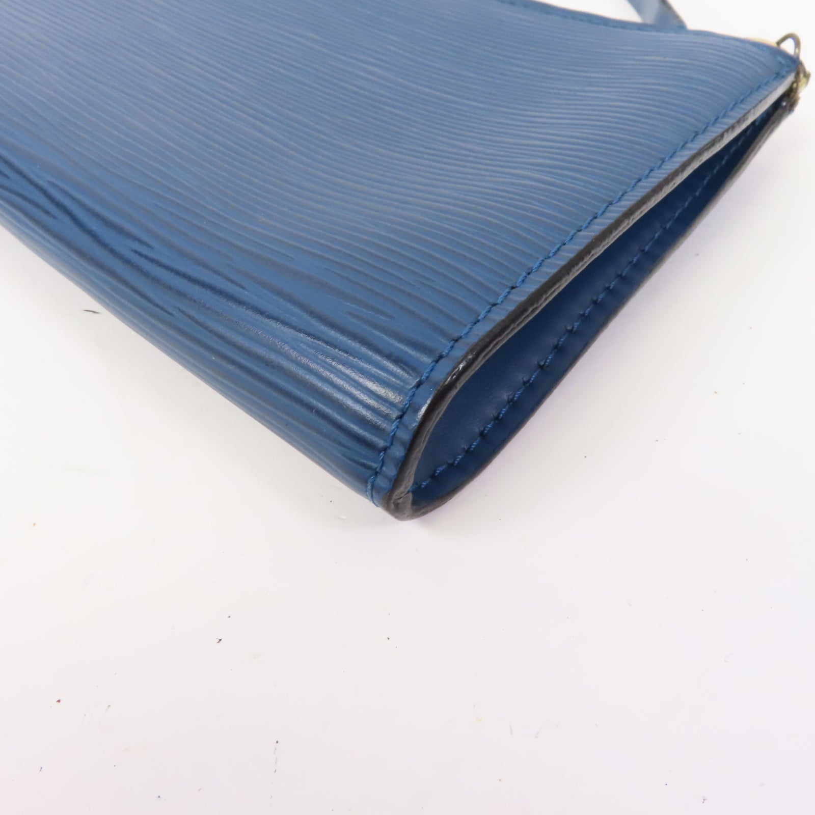 LOUIS VUITTON 【激減優惠】Epi皮革Pochette Accessories金扣手拿包藍色