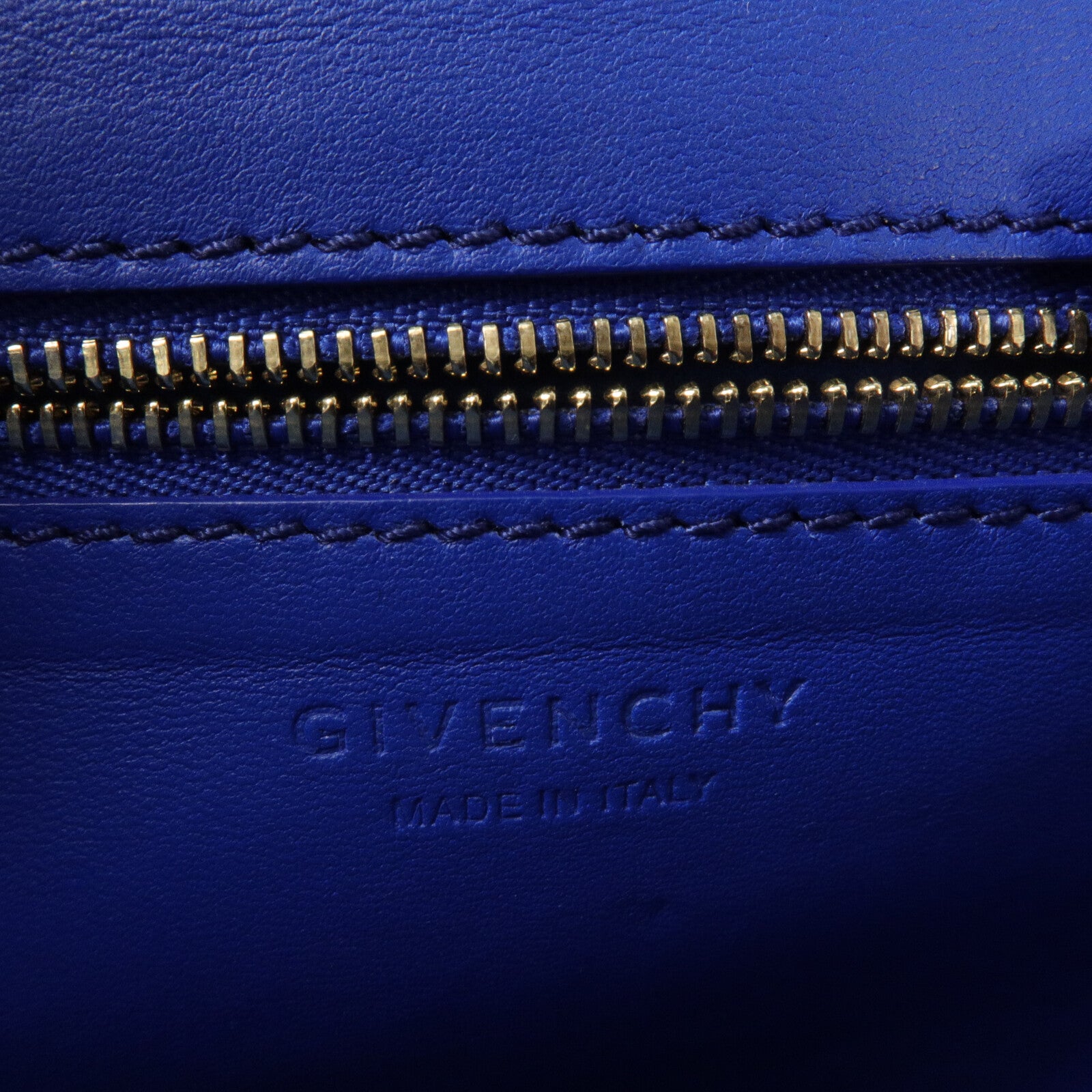 GIVENCHY 牛皮皮革Nobie Medium肩背袋