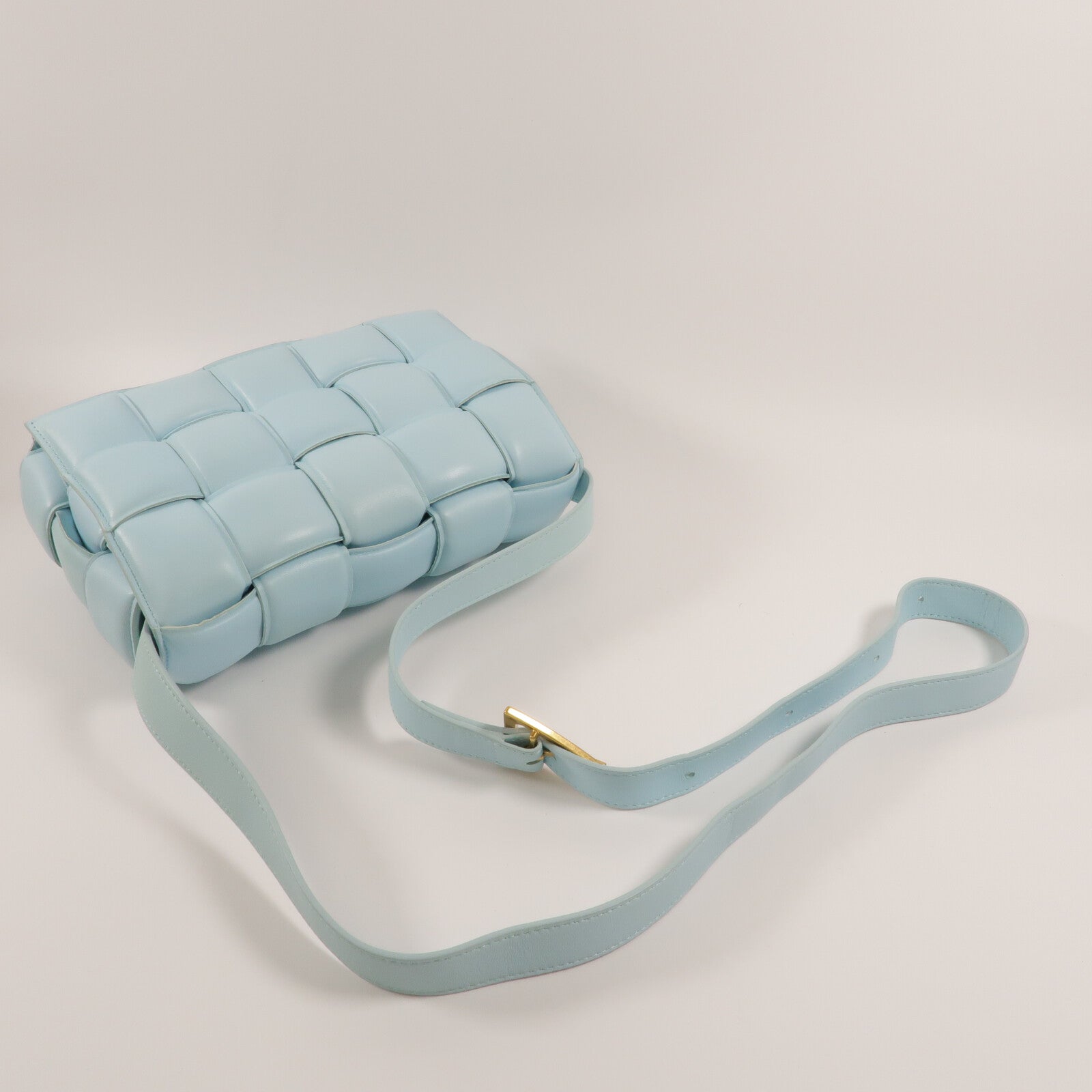 BOTTEGA VENETA 羊皮皮革Padded Cassette肩背袋