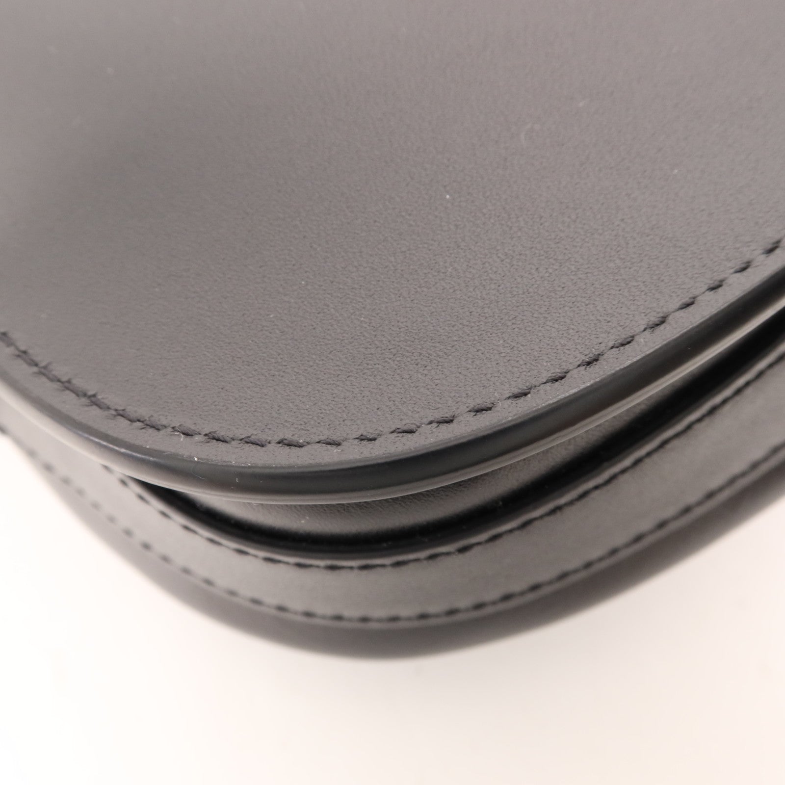 Dior 牛皮皮革Bobby East West金扣肩背袋