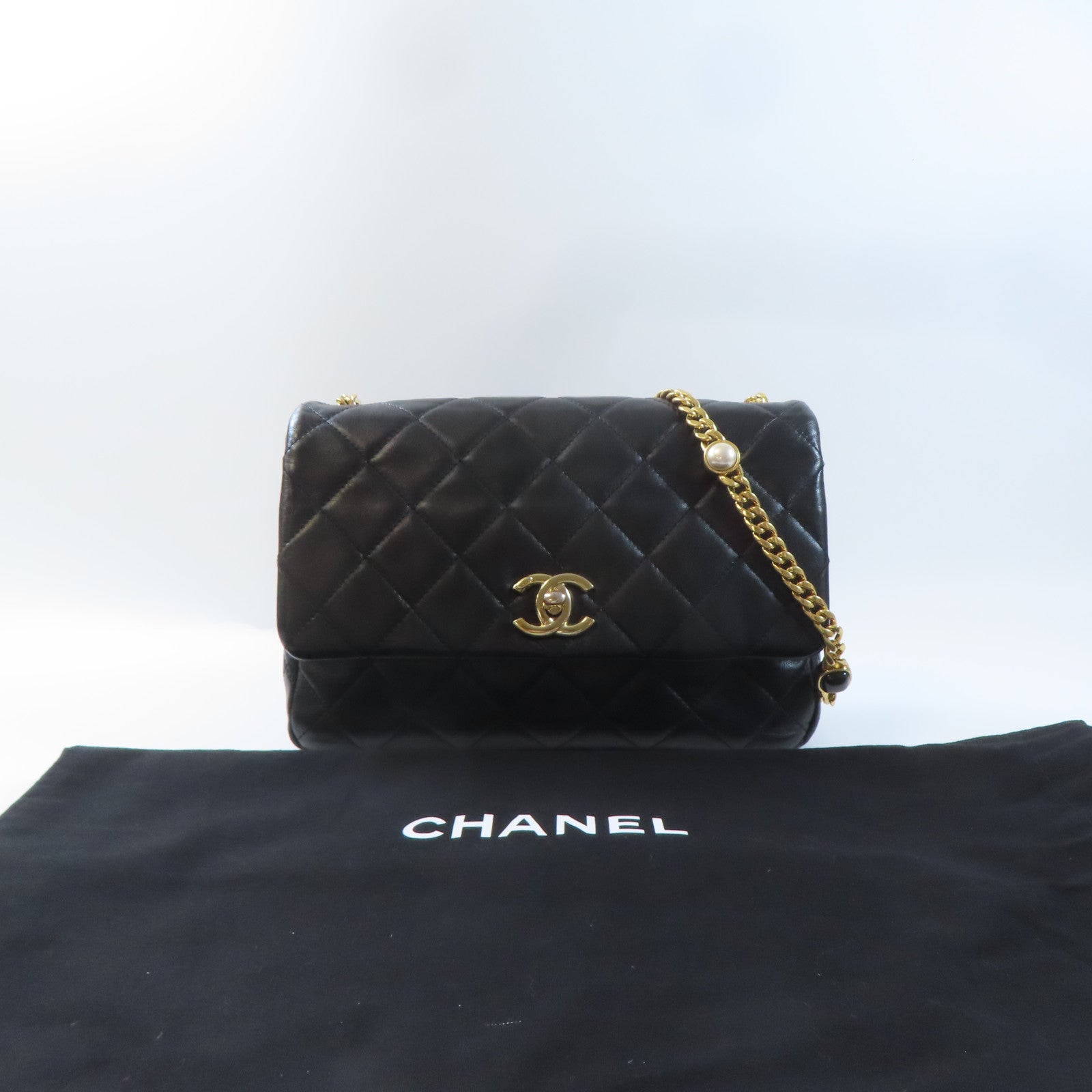CHANEL 菱格羊皮皮革Chain Shoulder金扣鏈帶肩背袋黑色