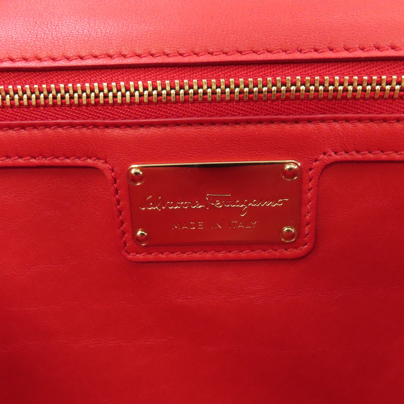 Salvatore Ferragamo 牛皮皮革Chain Shoulder Bag金扣鏈帶肩背袋紅色