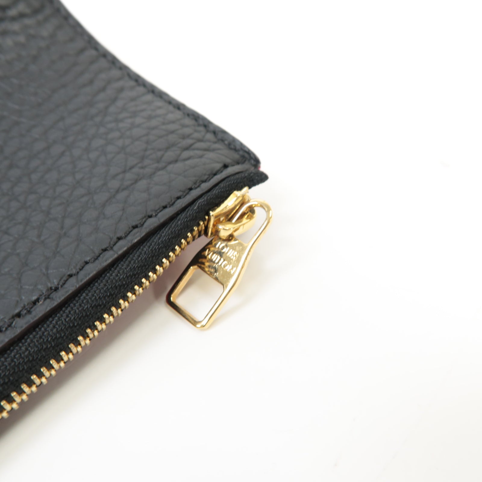 LOUIS VUITTON 【激減優惠】牛皮皮革Capucines Compact Wallet金扣錢包黒色