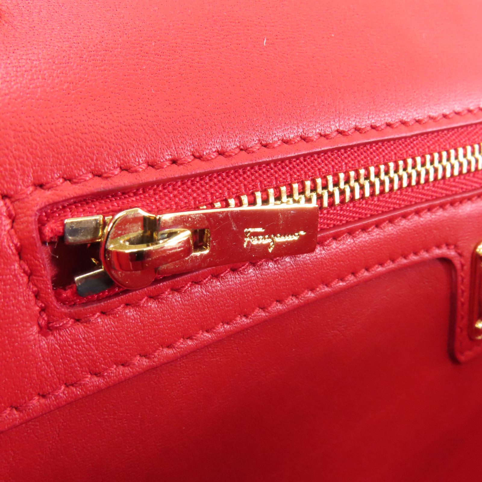 Salvatore Ferragamo 牛皮皮革Chain Shoulder Bag金扣鏈帶肩背袋紅色