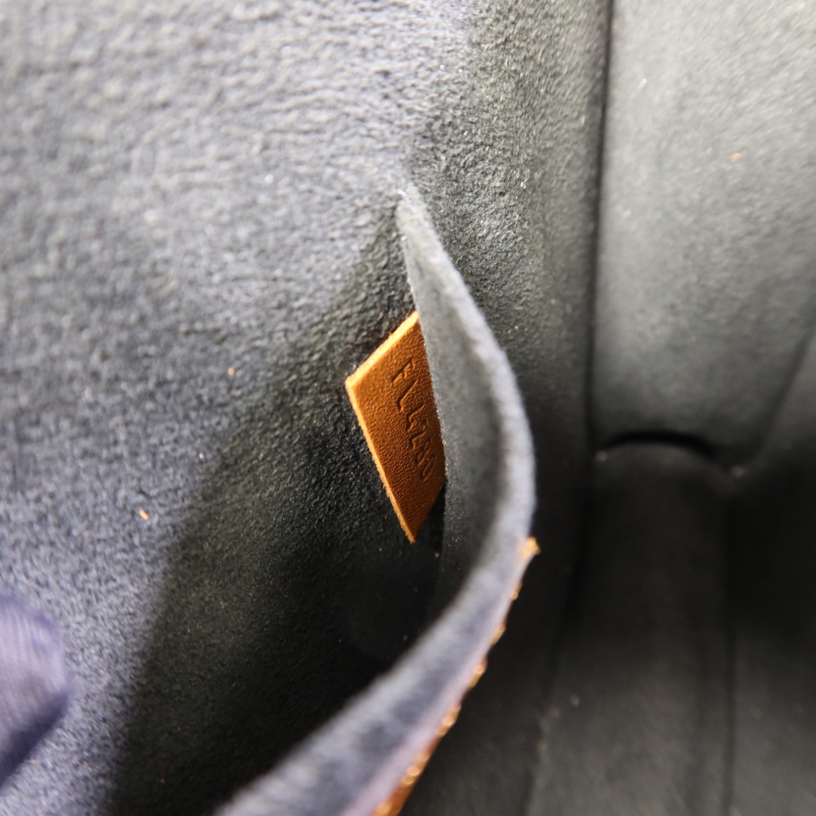 LOUIS VUITTON Monogram Reverse Mini Dauphine金扣肩背袋