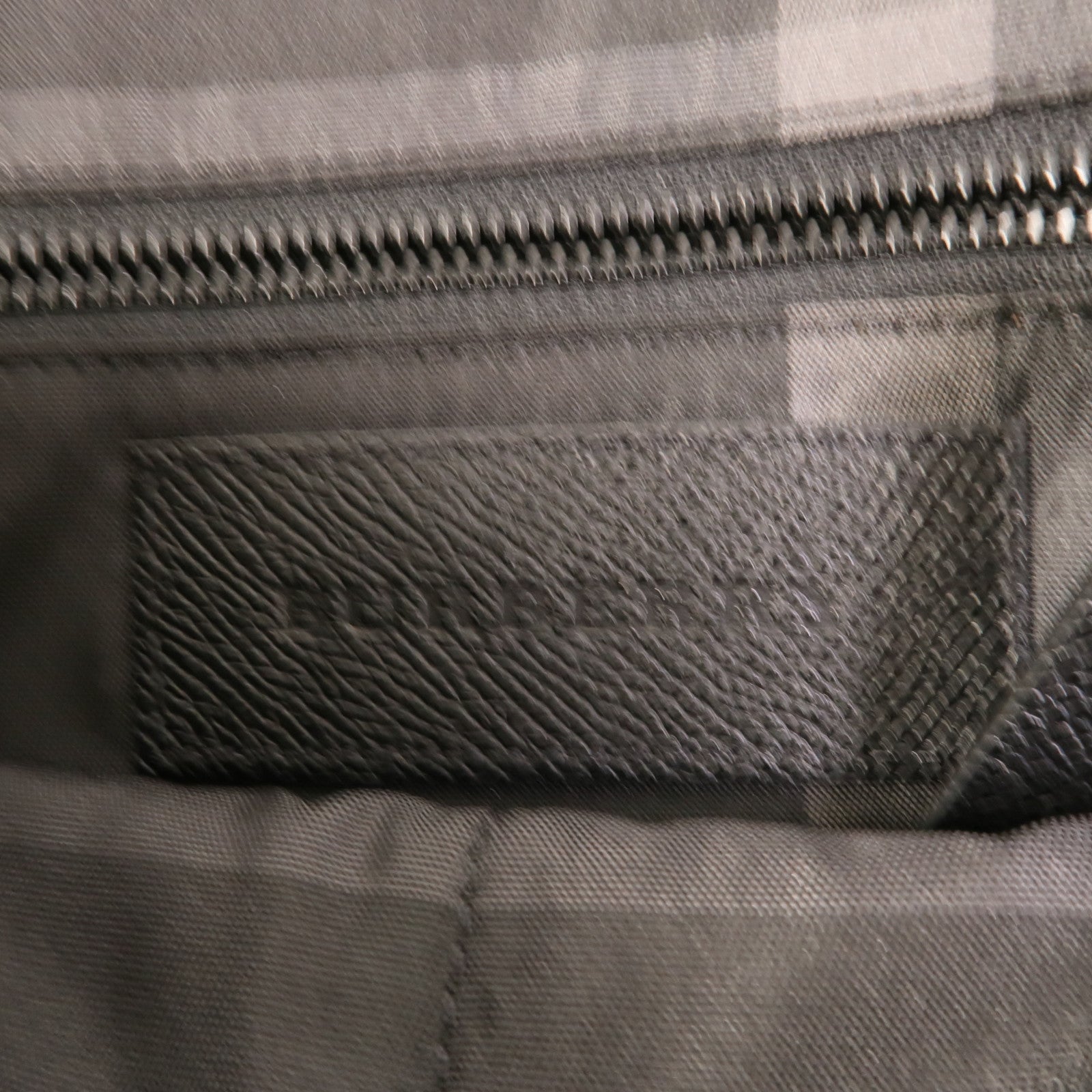 BURBERRY 牛皮皮革Crossbody Bag肩背袋