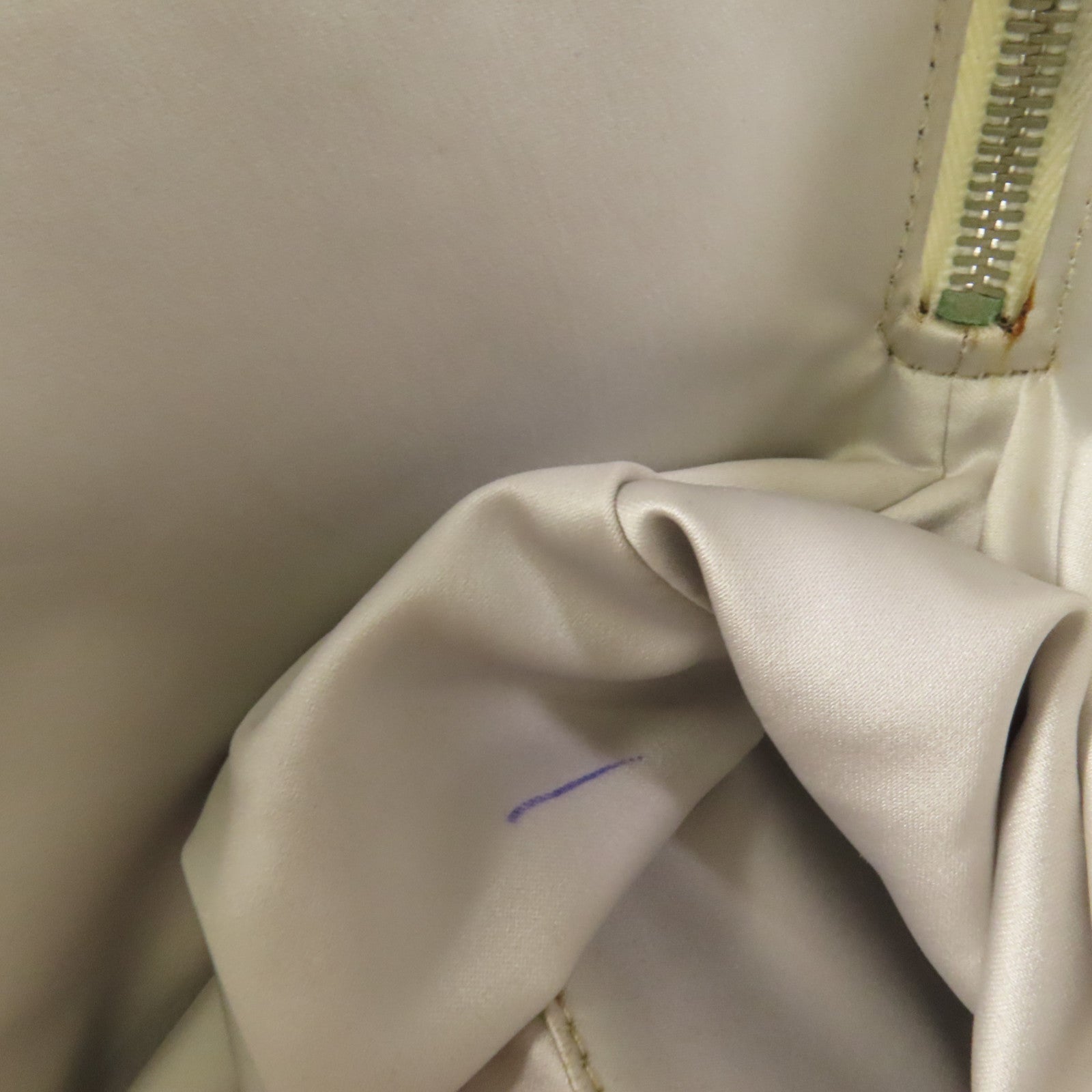 CHANEL 牛皮皮革Chain Shoulder銀扣肩背袋