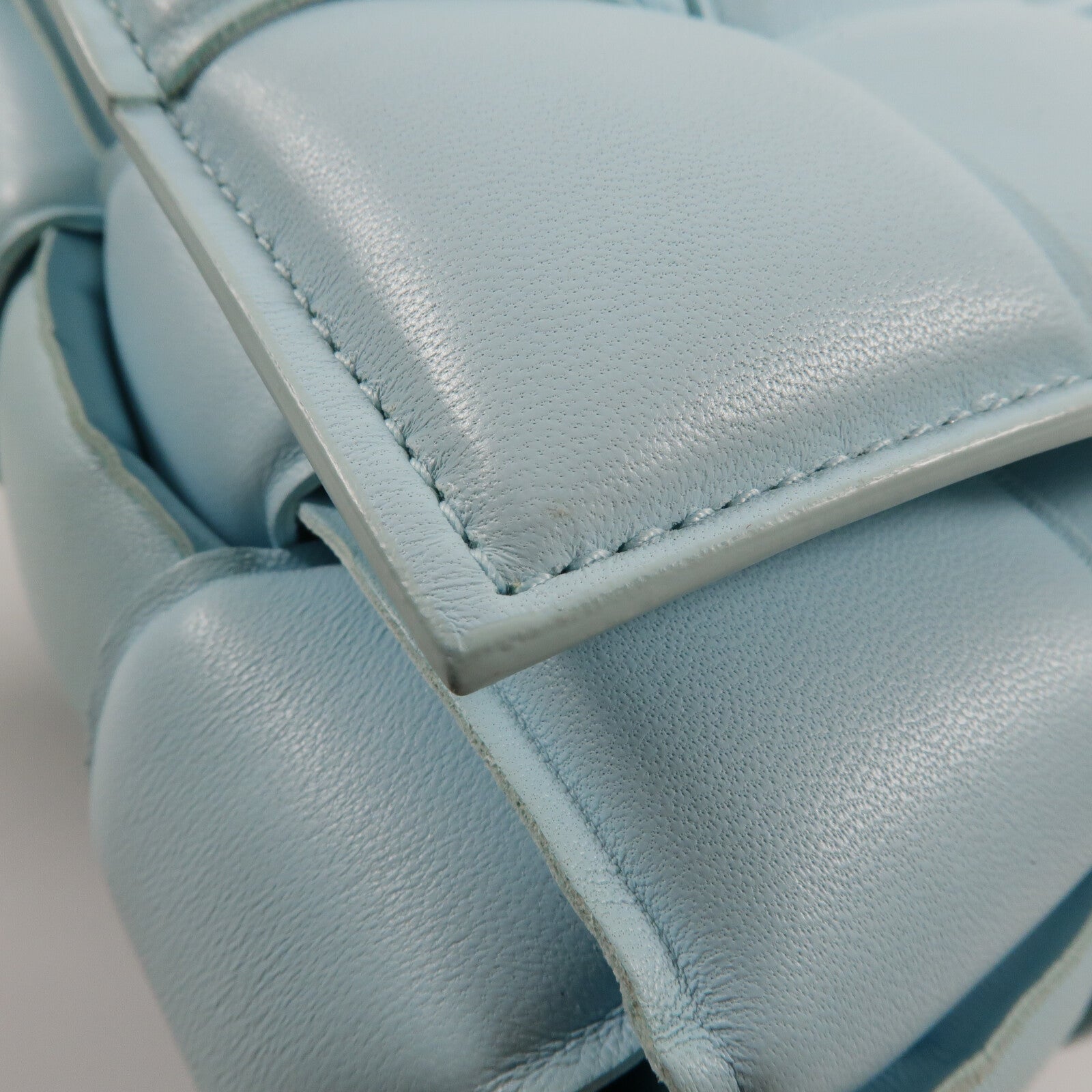 BOTTEGA VENETA 羊皮皮革Padded Cassette肩背袋