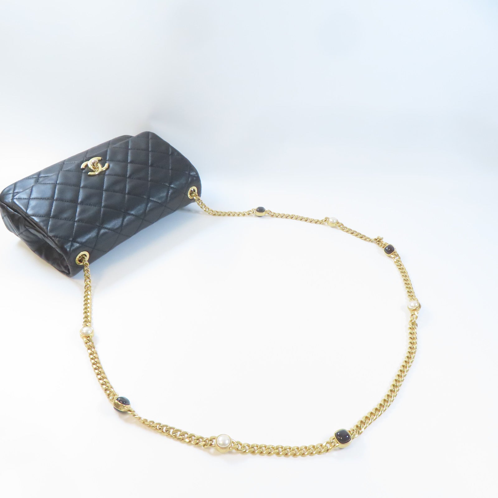 CHANEL 菱格羊皮皮革Chain Shoulder金扣鏈帶肩背袋黑色