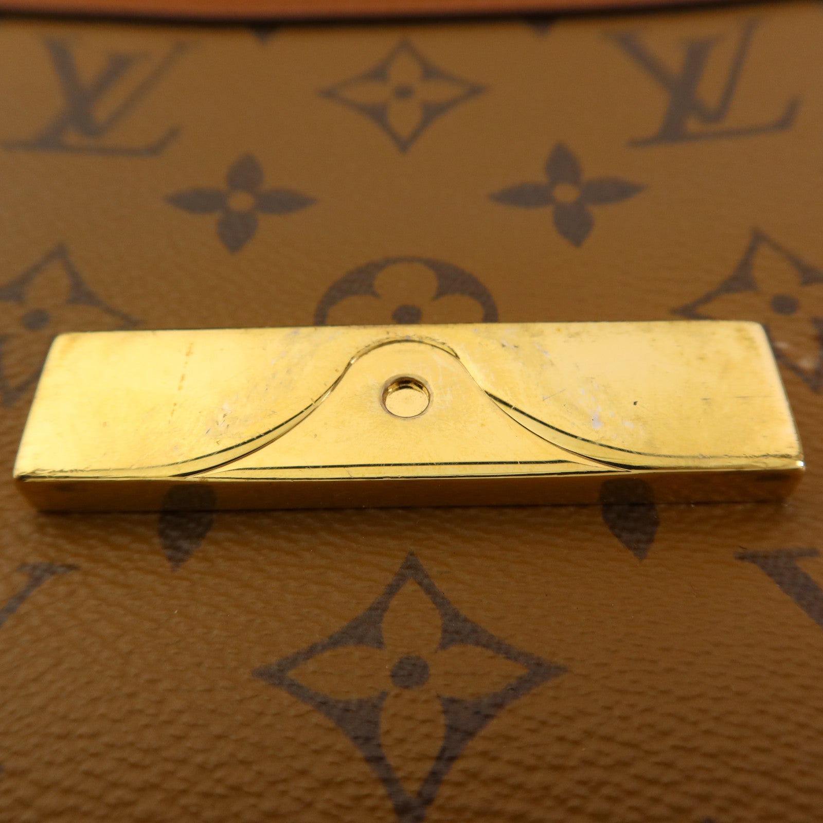 LOUIS VUITTON Monogram Reverse Mini Dauphine金扣肩背袋