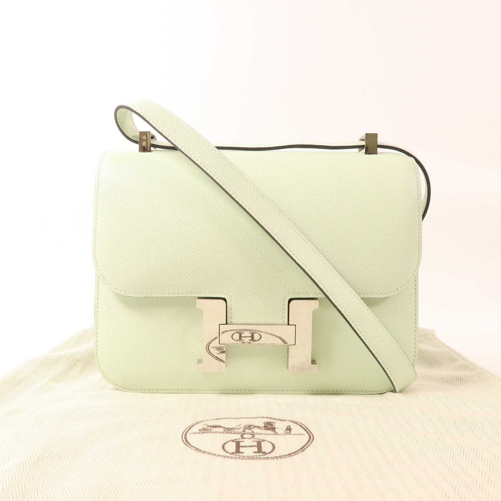 HERMES Epsom皮革Constance 24銀扣肩背袋Vert Fizz淺綠色