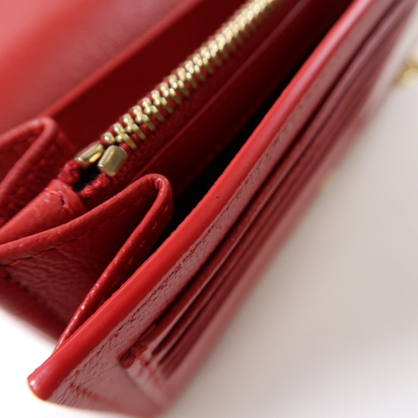 YVES SAINT LAURENT 皮革Shoulder Bag金扣鏈帶肩背袋紅色