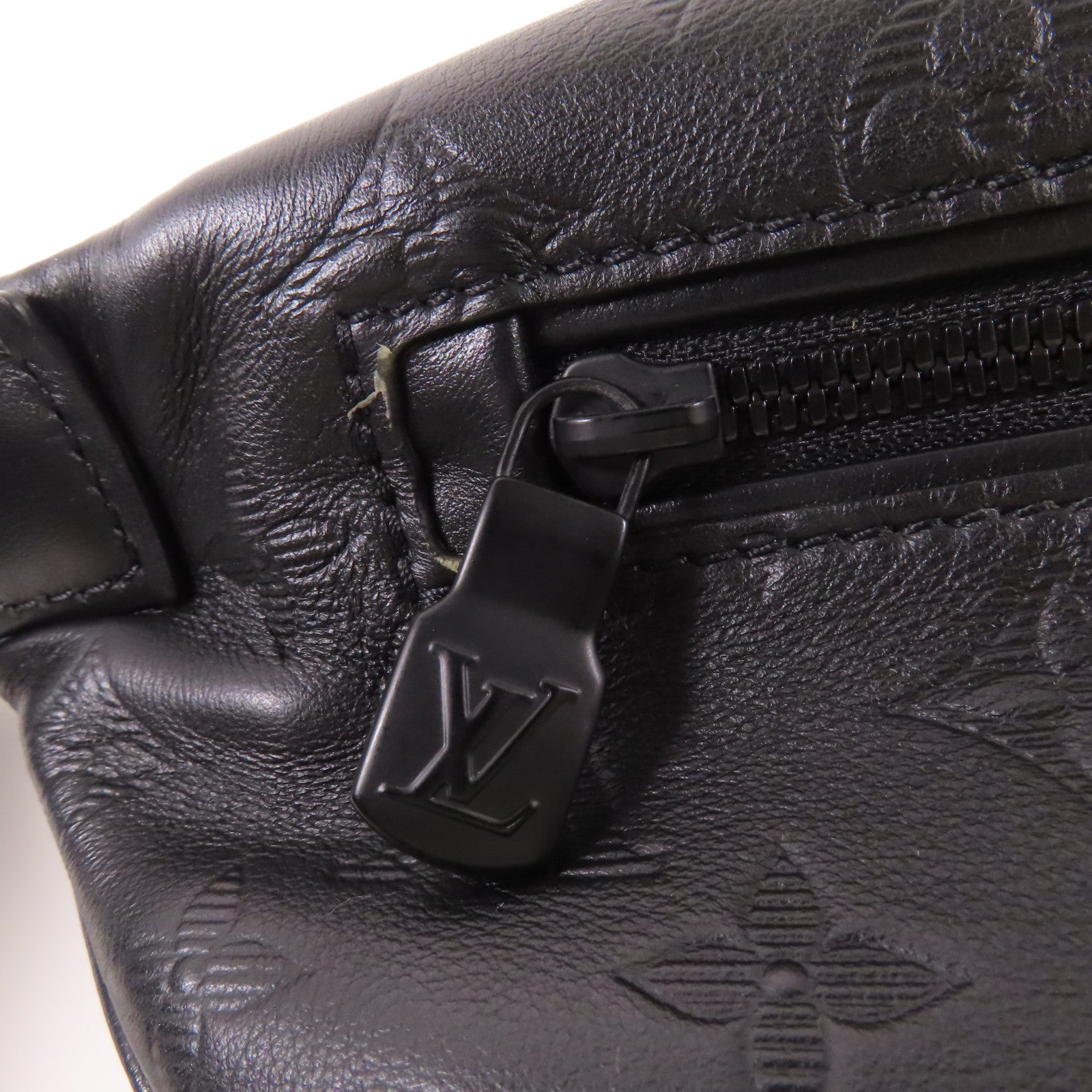 LOUIS VUITTON Monogram Shadow Discovery Bumbag腰包