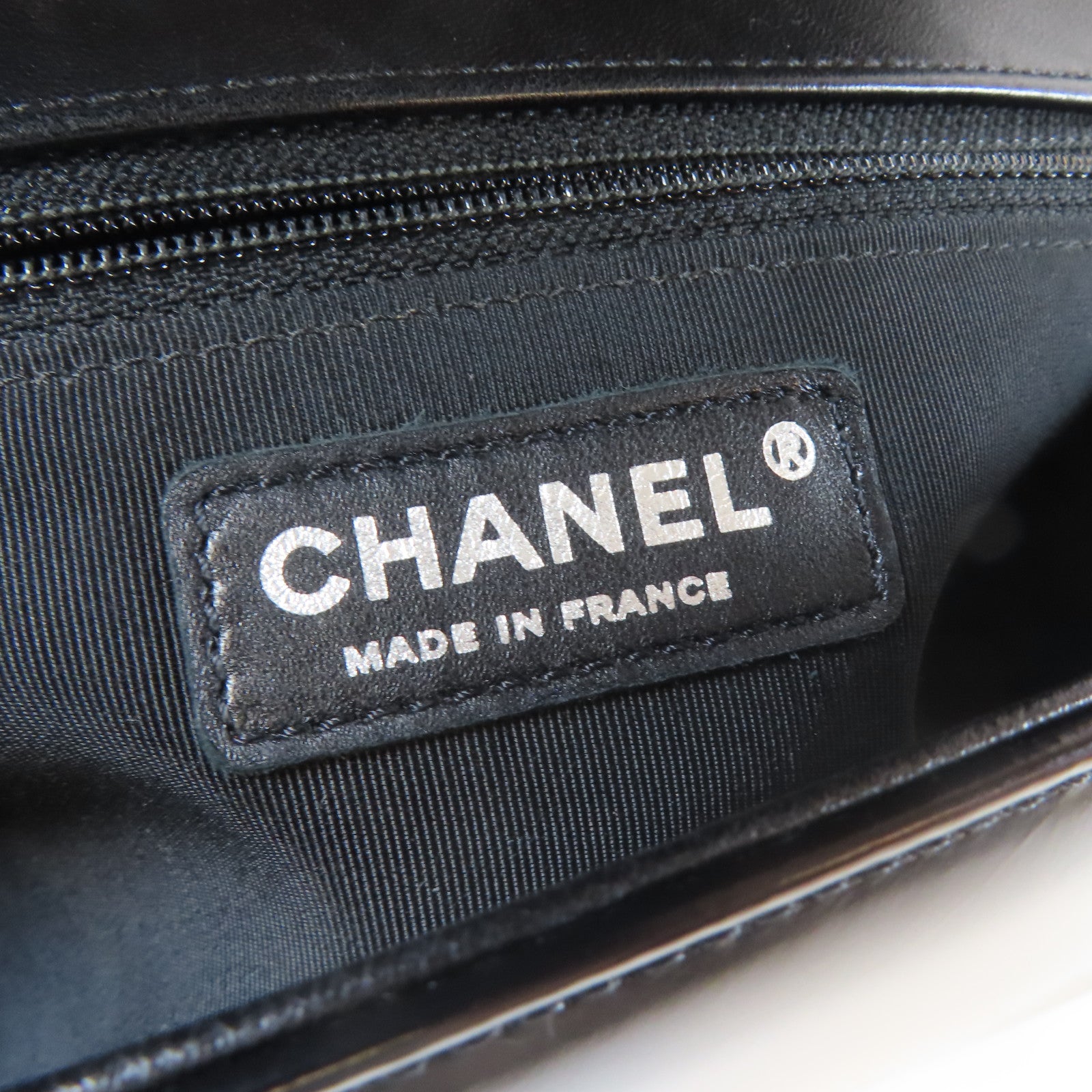 CHANEL 【清倉大減價】牛皮皮革Boy 28cm銀扣鏈帶肩背袋黑色