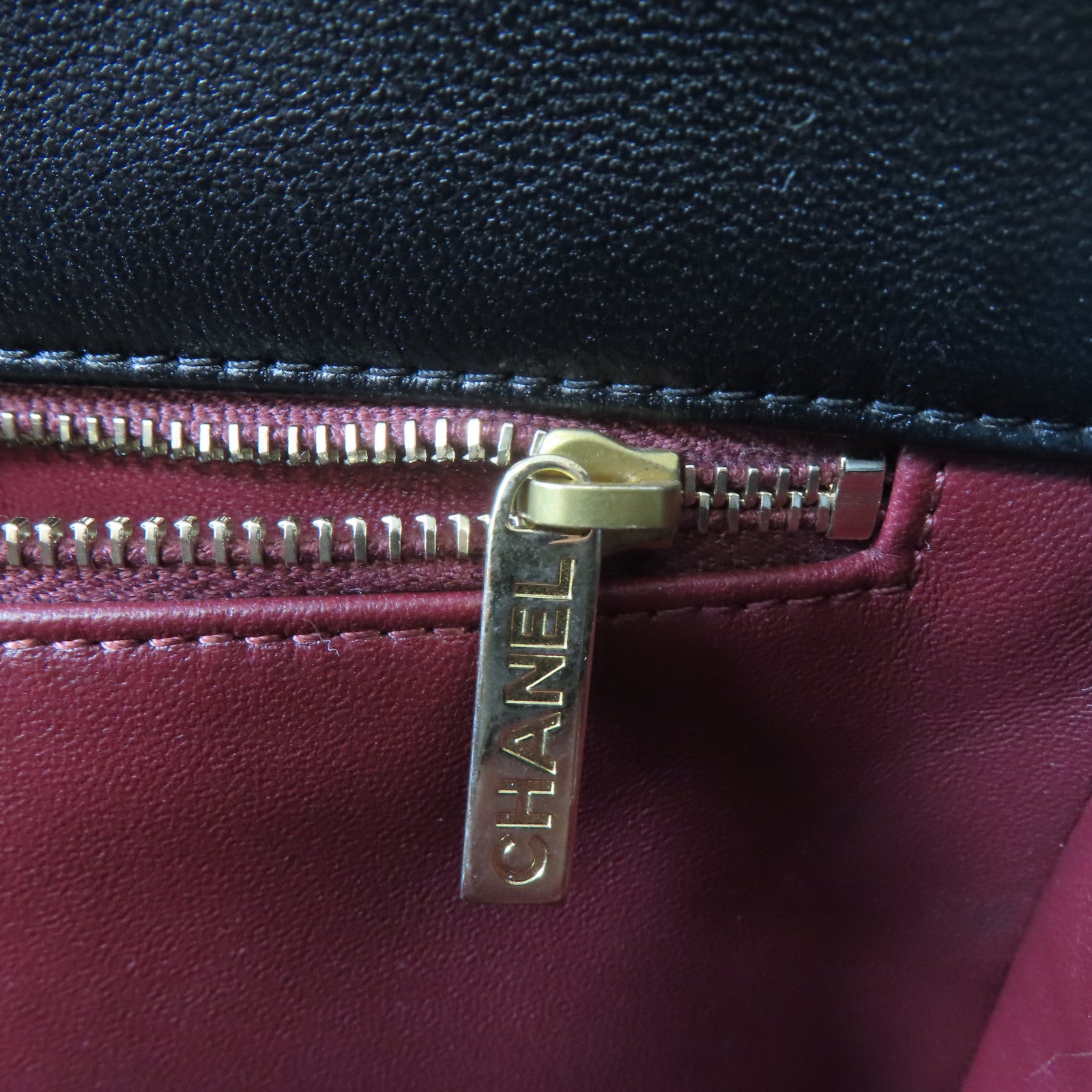 CHANEL 菱格羊皮皮革Chain Shoulder金扣鏈帶肩背袋黑色
