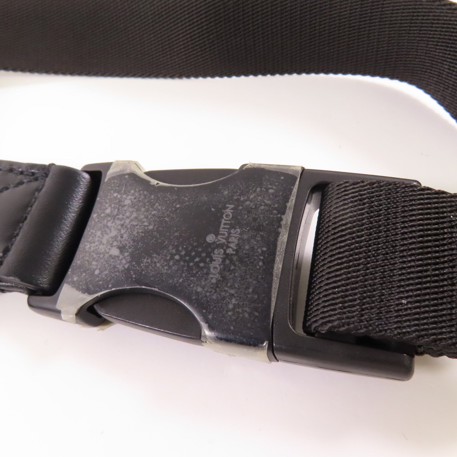LOUIS VUITTON Monogram Shadow Discovery Bumbag腰包
