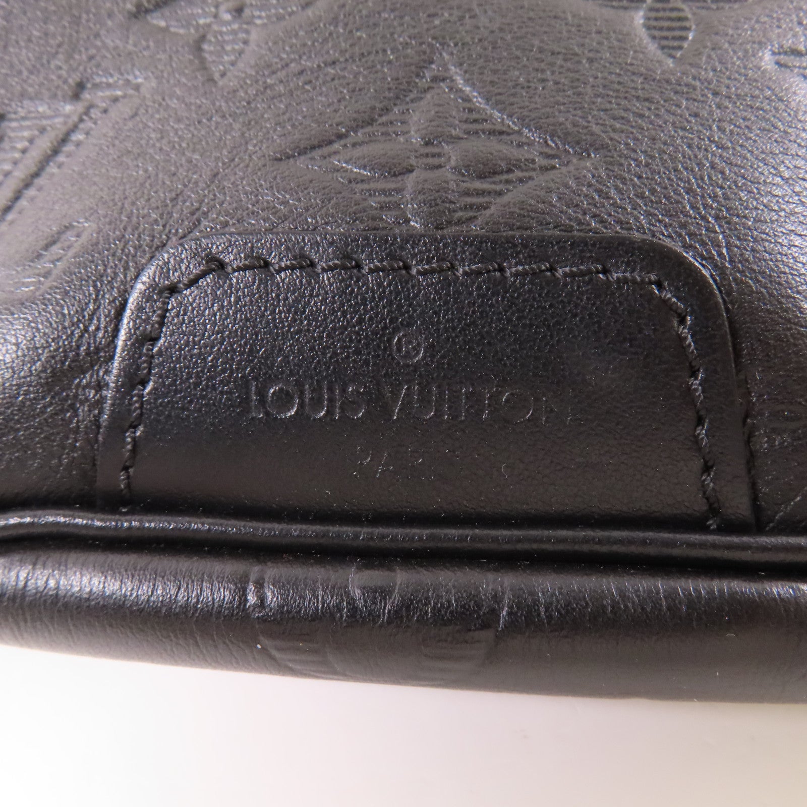 LOUIS VUITTON Monogram Shadow Discovery Bumbag腰包