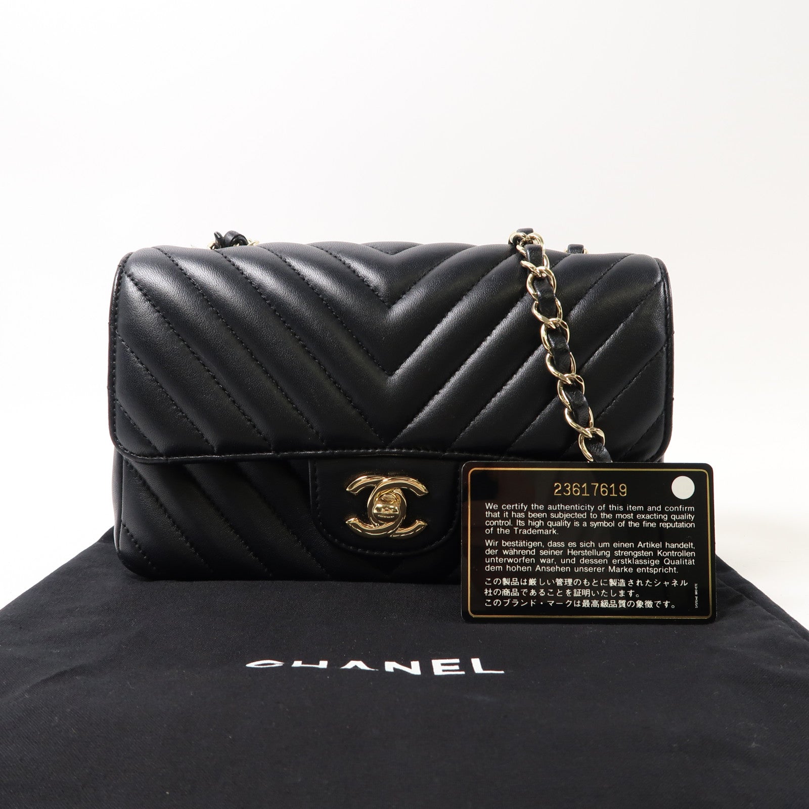 CHANEL 羊皮皮革Chain Shoulder金扣鏈帶肩背袋黑色