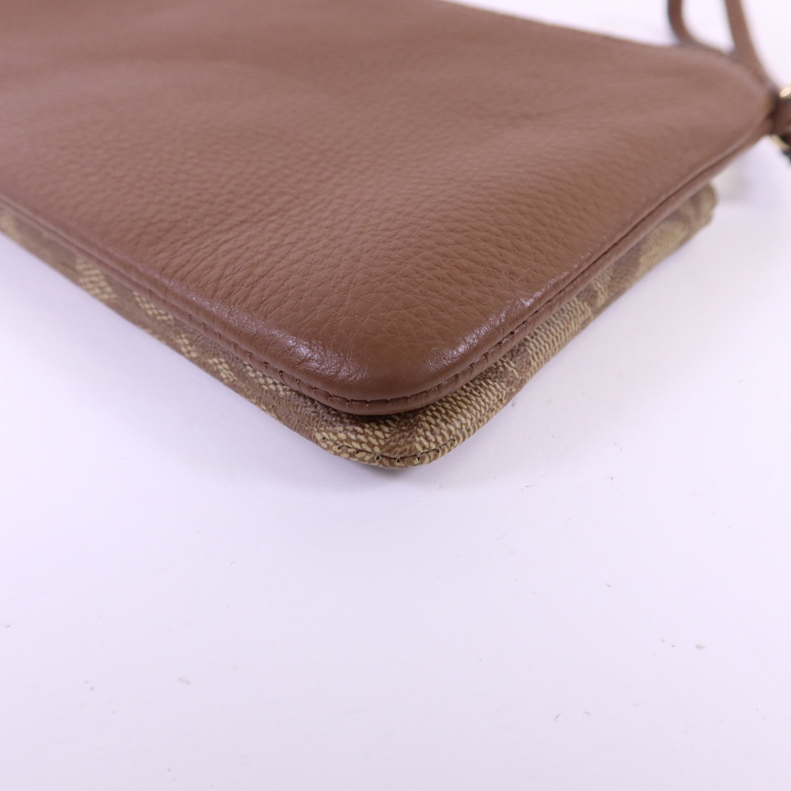 COACH 塗層帆布/牛皮皮革Pouch金扣手拿包