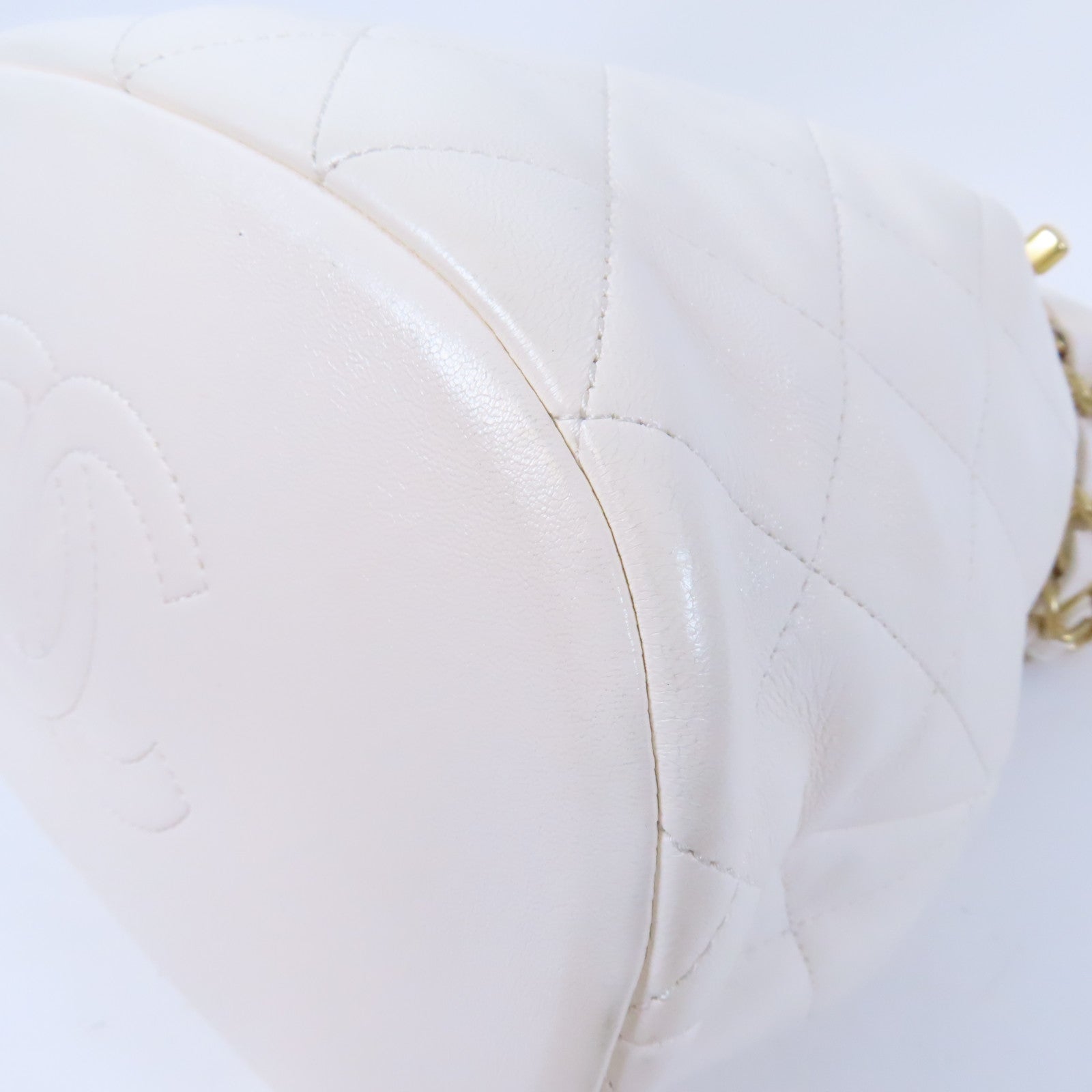 CHANEL 菱格羊皮皮革Chain Shoulder金扣鏈帶肩背袋白色