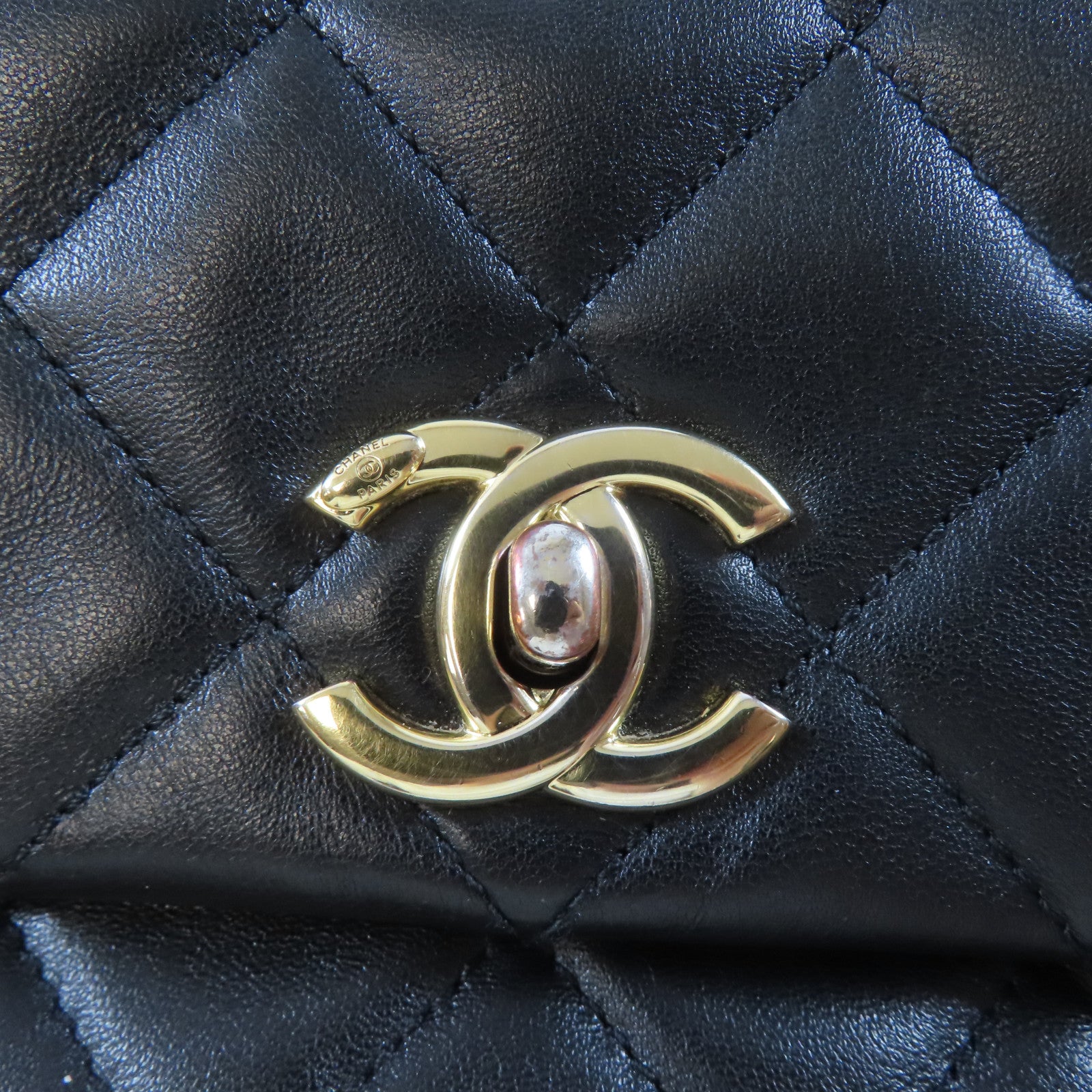 CHANEL 菱格羊皮皮革Chain Shoulder金扣鏈帶肩背袋黑色