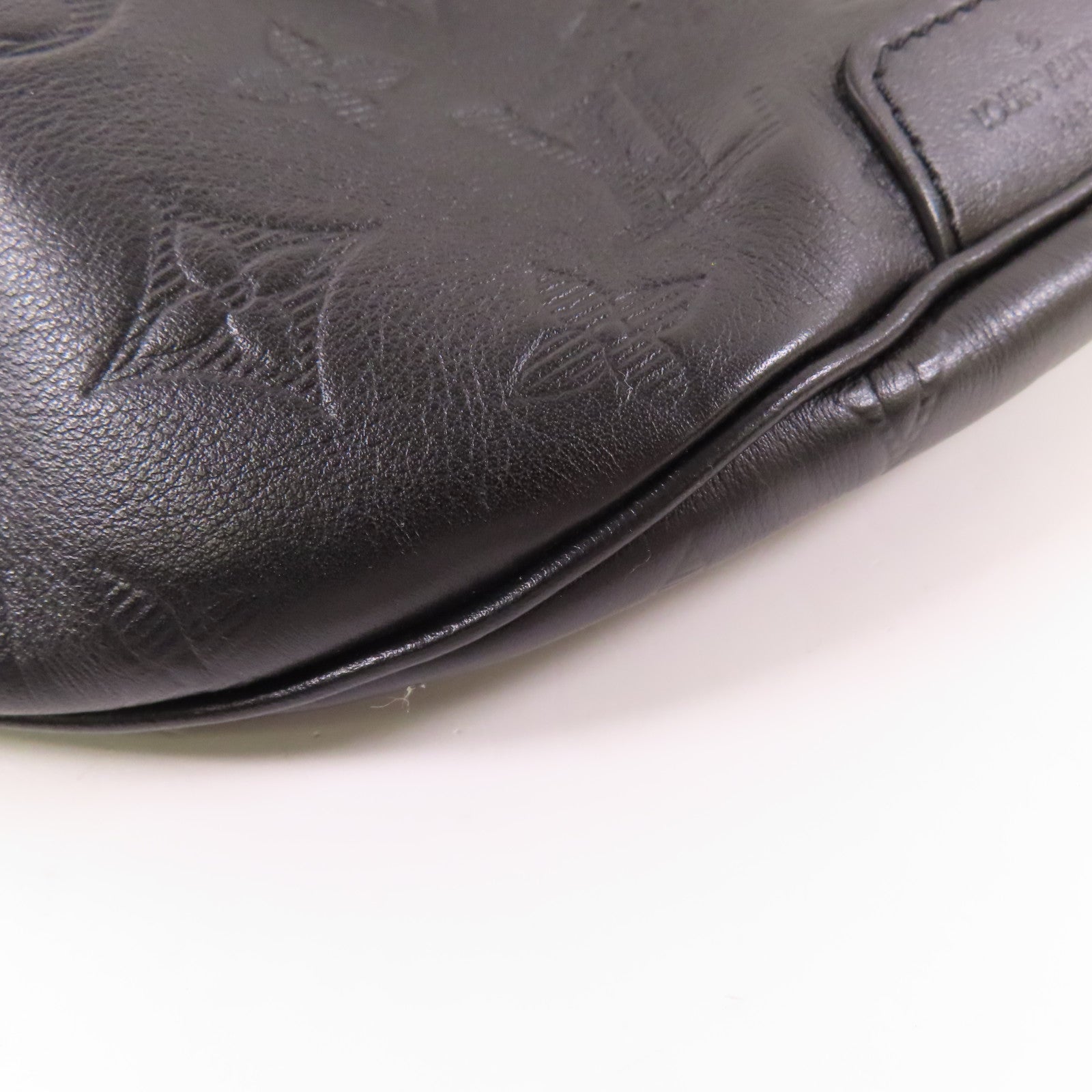 LOUIS VUITTON Monogram Shadow Discovery Bumbag腰包