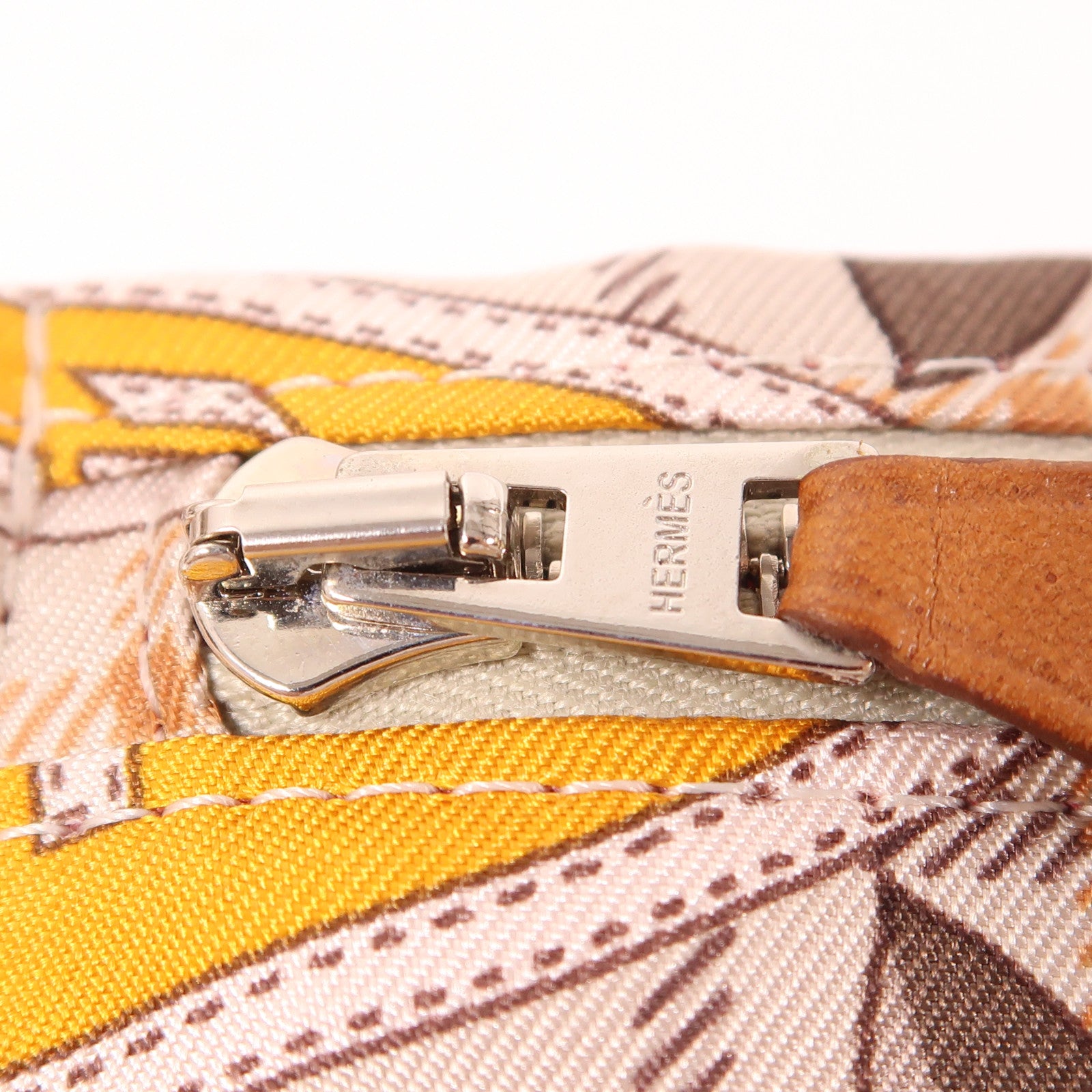 HERMES 絲質/皮革Silky City 33肩背袋Beige/Gold