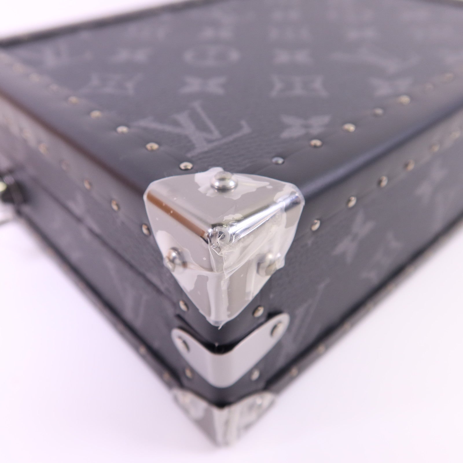LOUIS VUITTON Monogram Eclipse Clutch Box Shoulder Bag銀扣肩背袋