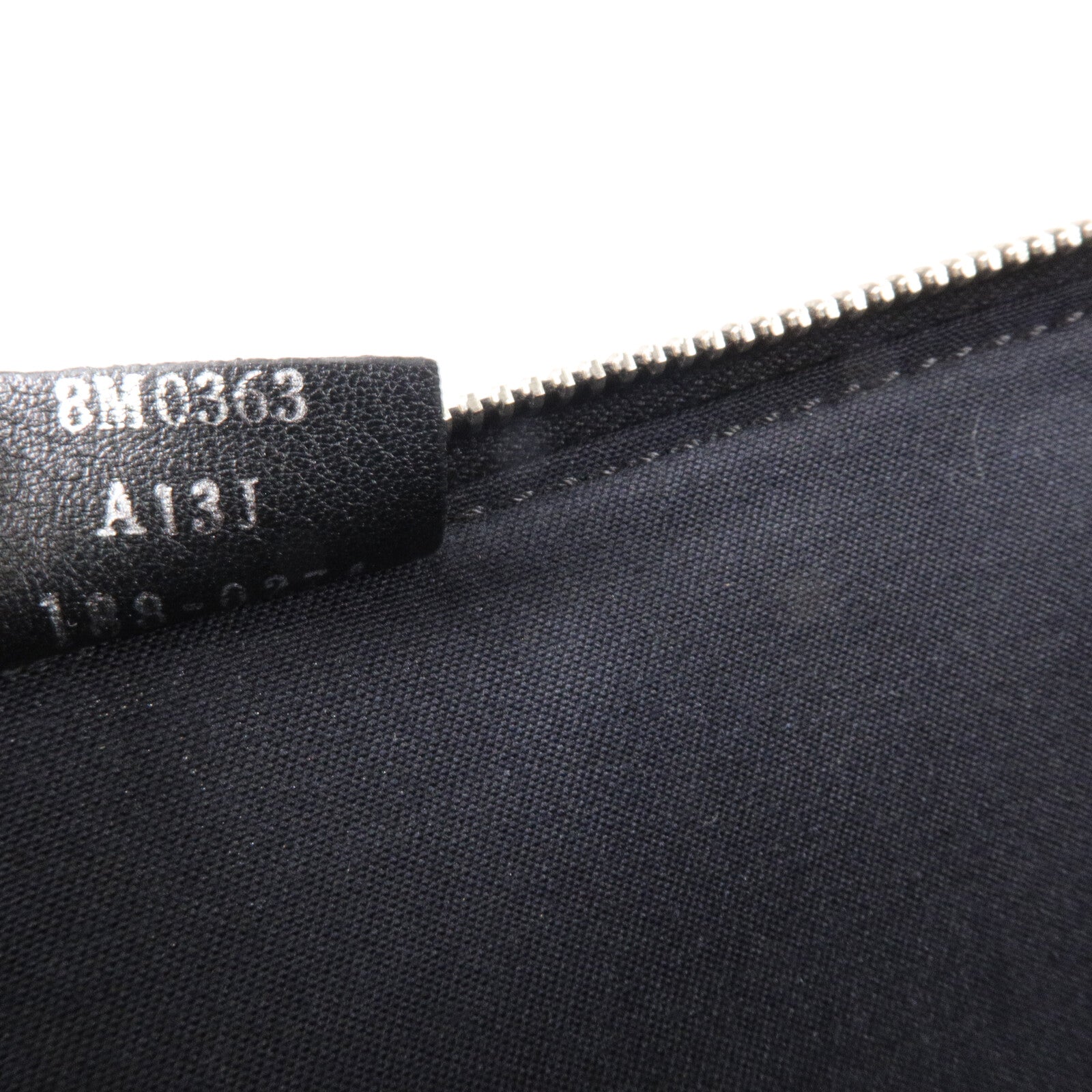 FENDI 牛皮皮革Studded Zip Clutch Bag手提包