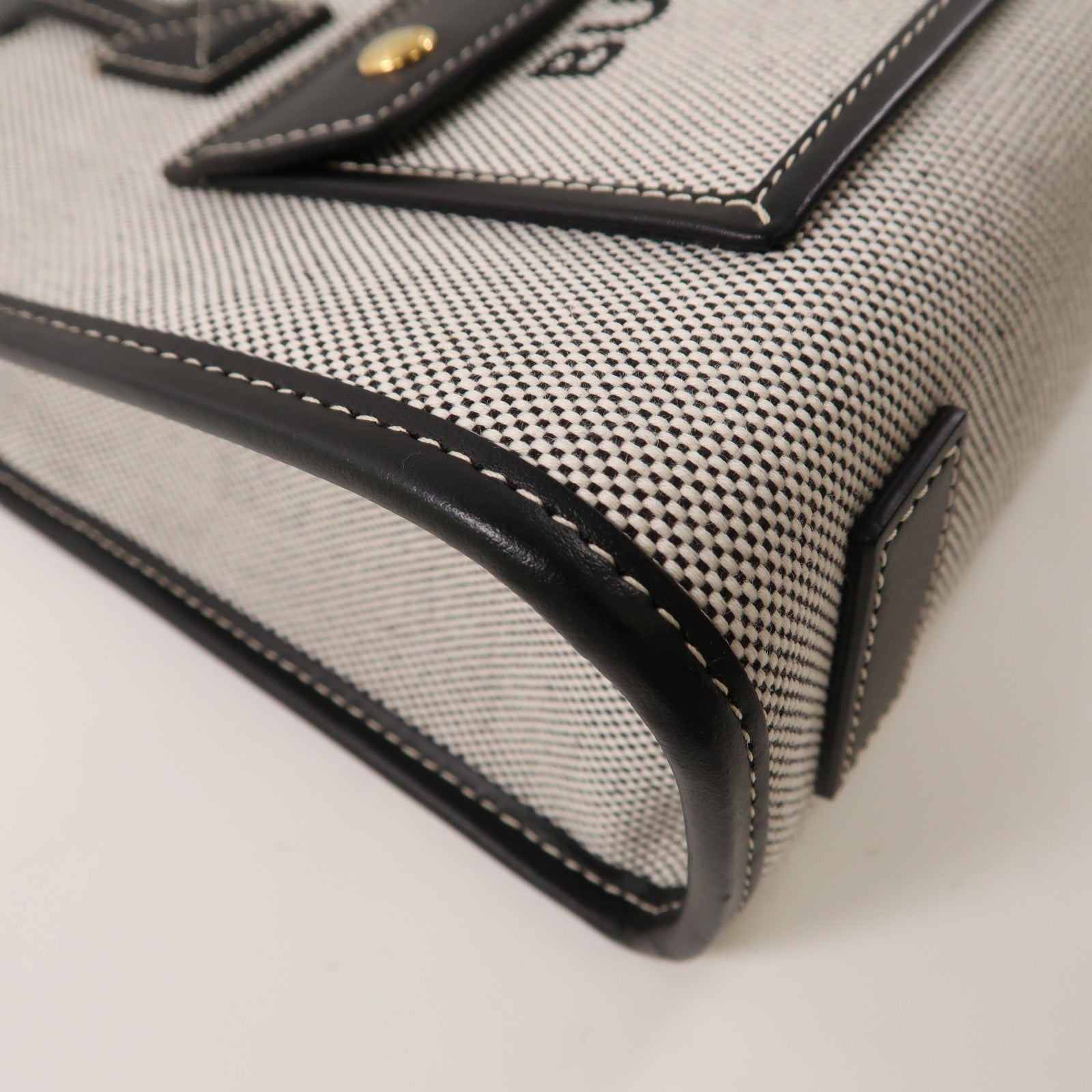 BURBERRY 帆布/皮革Mini Freya金扣手挽肩背兩用袋黑色/灰色