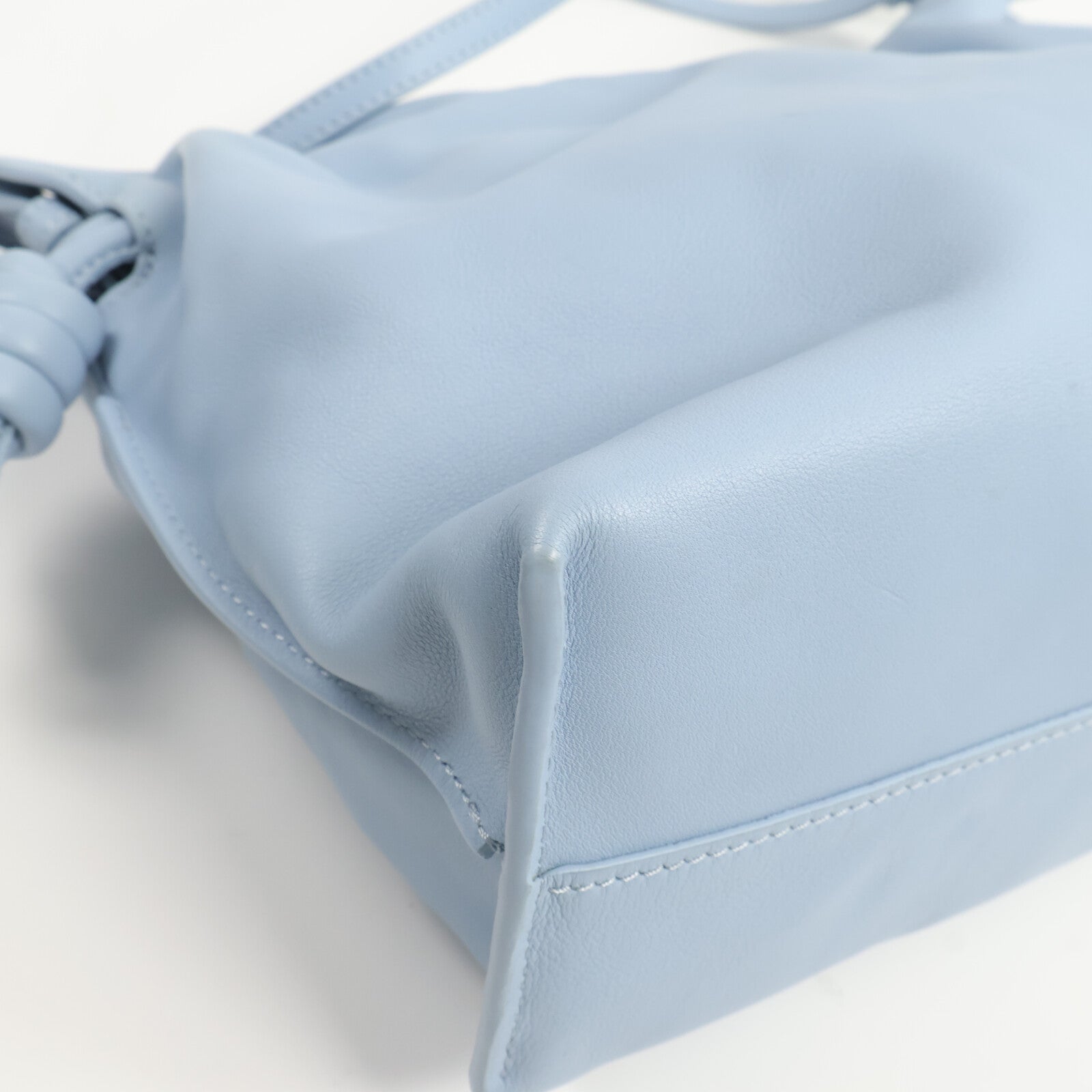 LOEWE 牛皮皮革Flamenco Knot Bag Medium肩背袋
