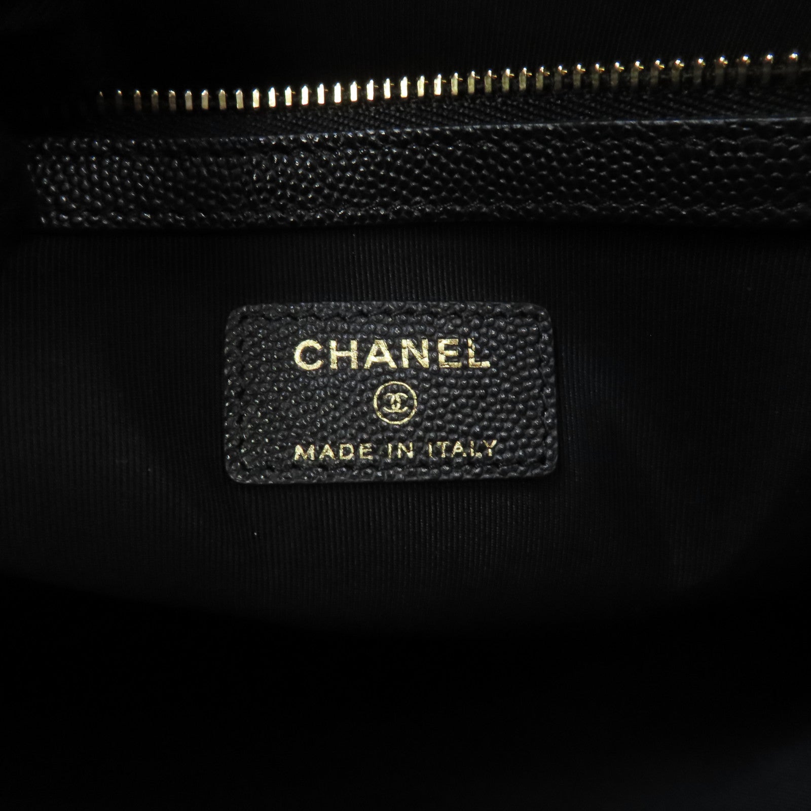 CHANEL 菱格Caviar皮革Classic Large Zipper Pouch金扣手拿包黑色