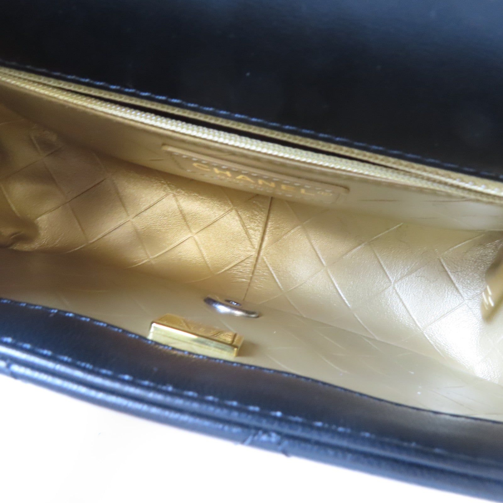 CHANEL 菱格羊皮皮革Pearl Hairpin Badge Chain Shoulder Bag金扣/銀扣鏈帶肩背袋黑色