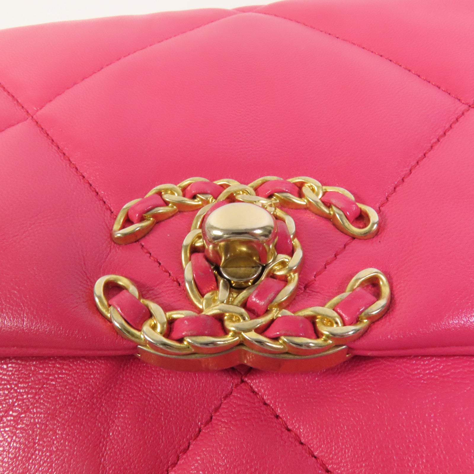 CHANEL 羊皮皮革C19 Medium金扣鏈帶肩背袋