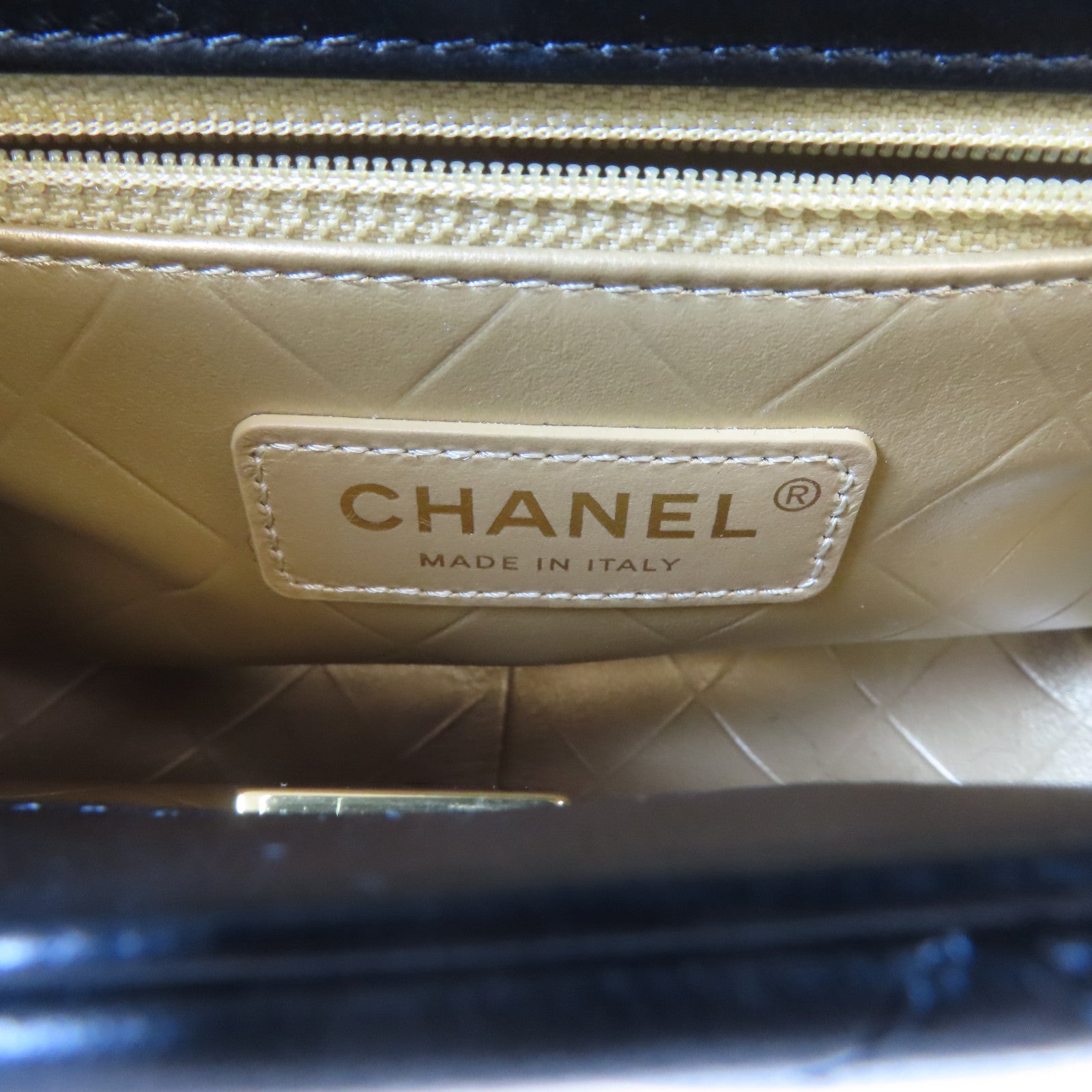 CHANEL 菱格羊皮皮革Pearl Hairpin Badge Chain Shoulder Bag金扣/銀扣鏈帶肩背袋黑色