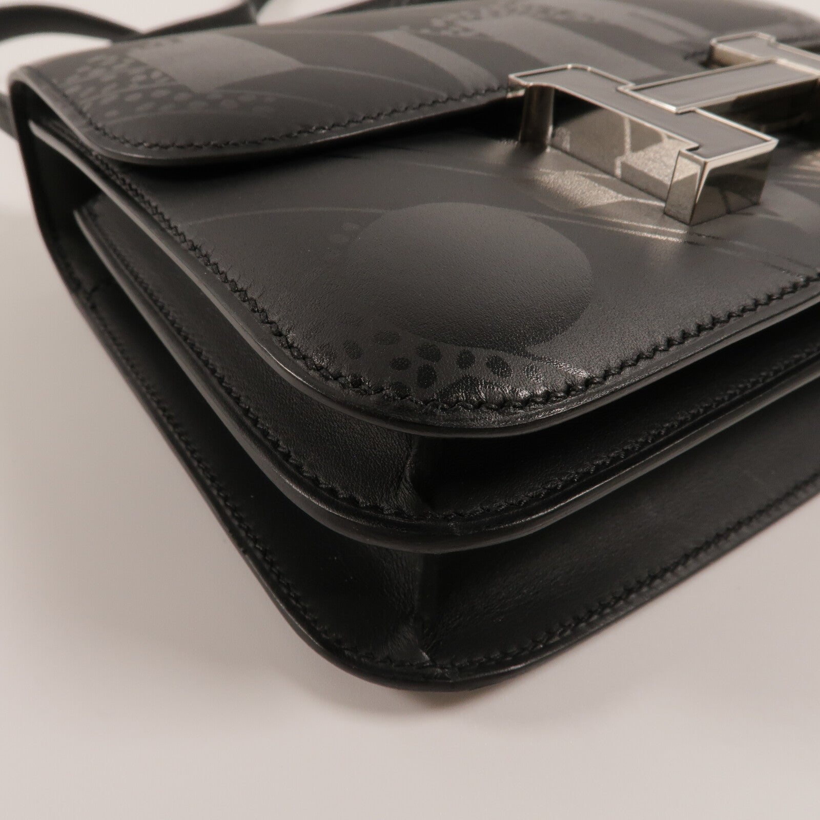 HERMES Sombrero皮革Mini Constance On A Summer Night肩背袋Noir