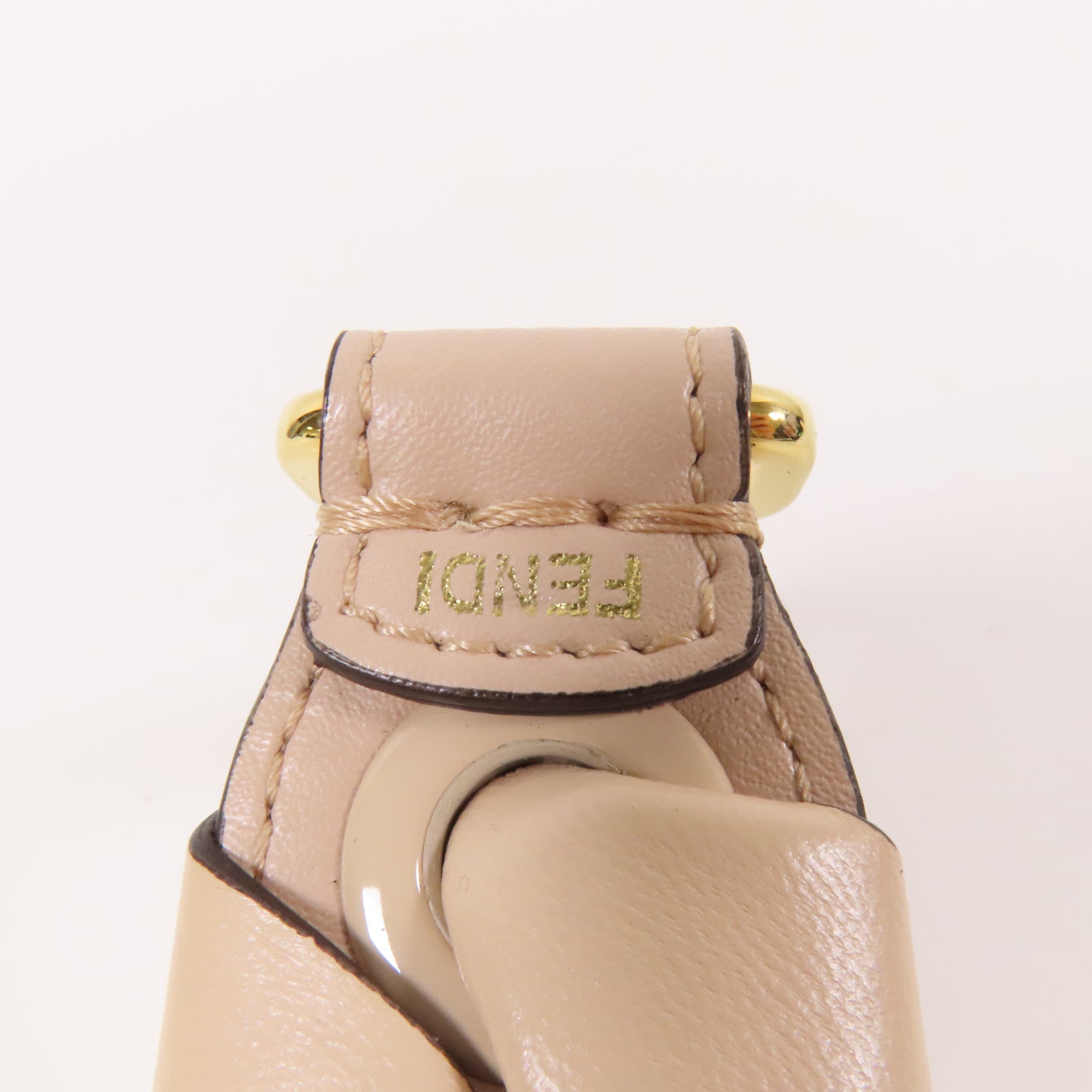 FENDI 牛皮皮革Strap金扣手提帶