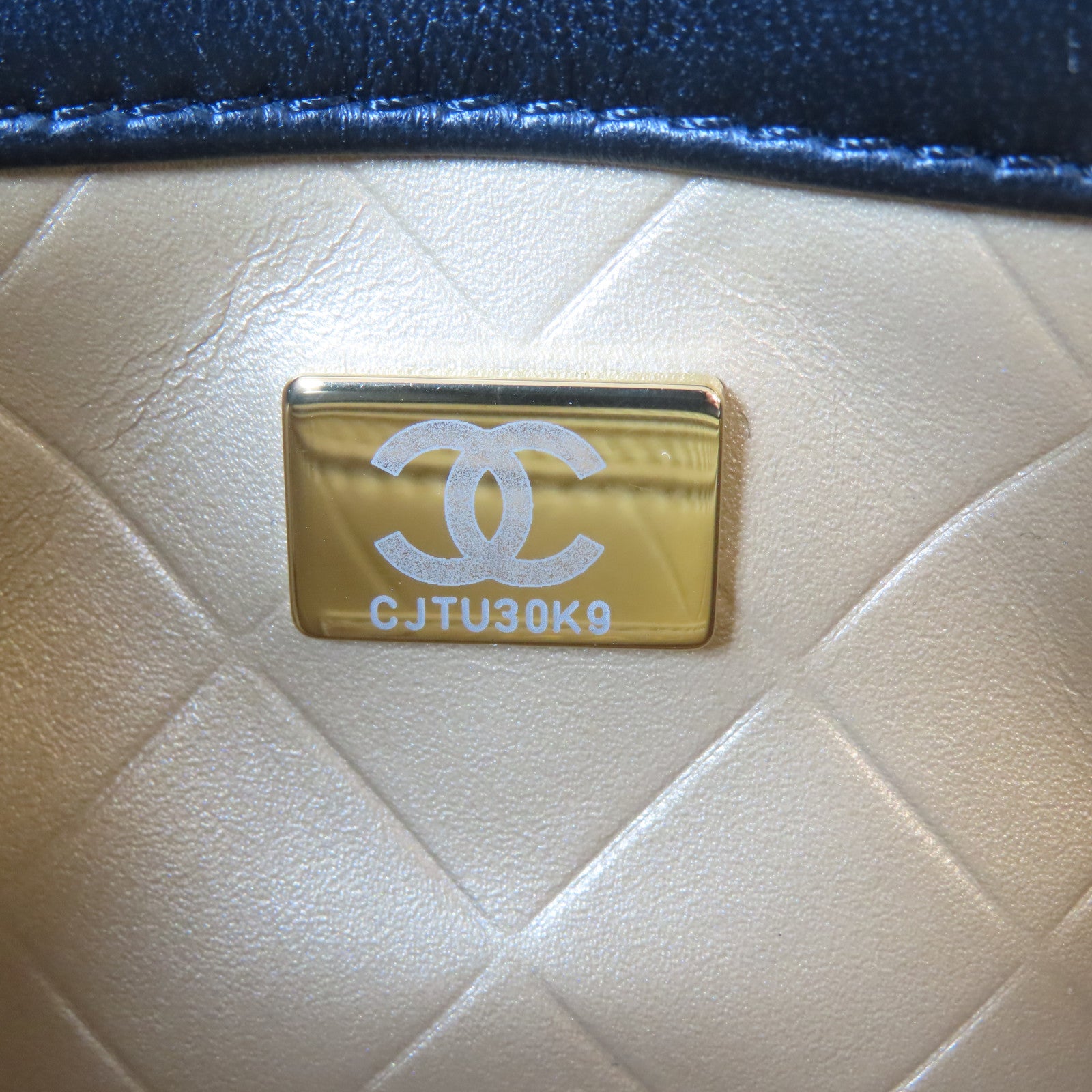 CHANEL 菱格羊皮皮革Pearl Hairpin Badge Chain Shoulder Bag金扣/銀扣鏈帶肩背袋黑色