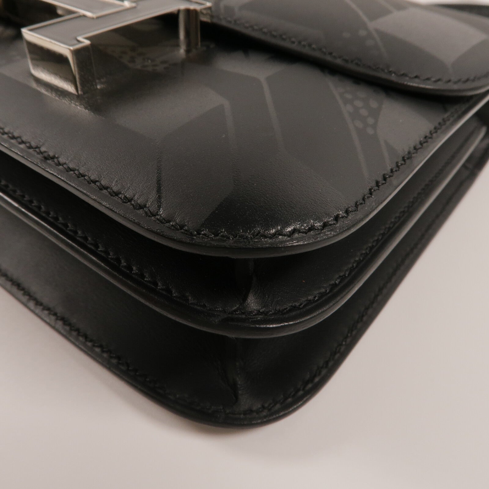 HERMES Sombrero皮革Mini Constance On A Summer Night肩背袋Noir