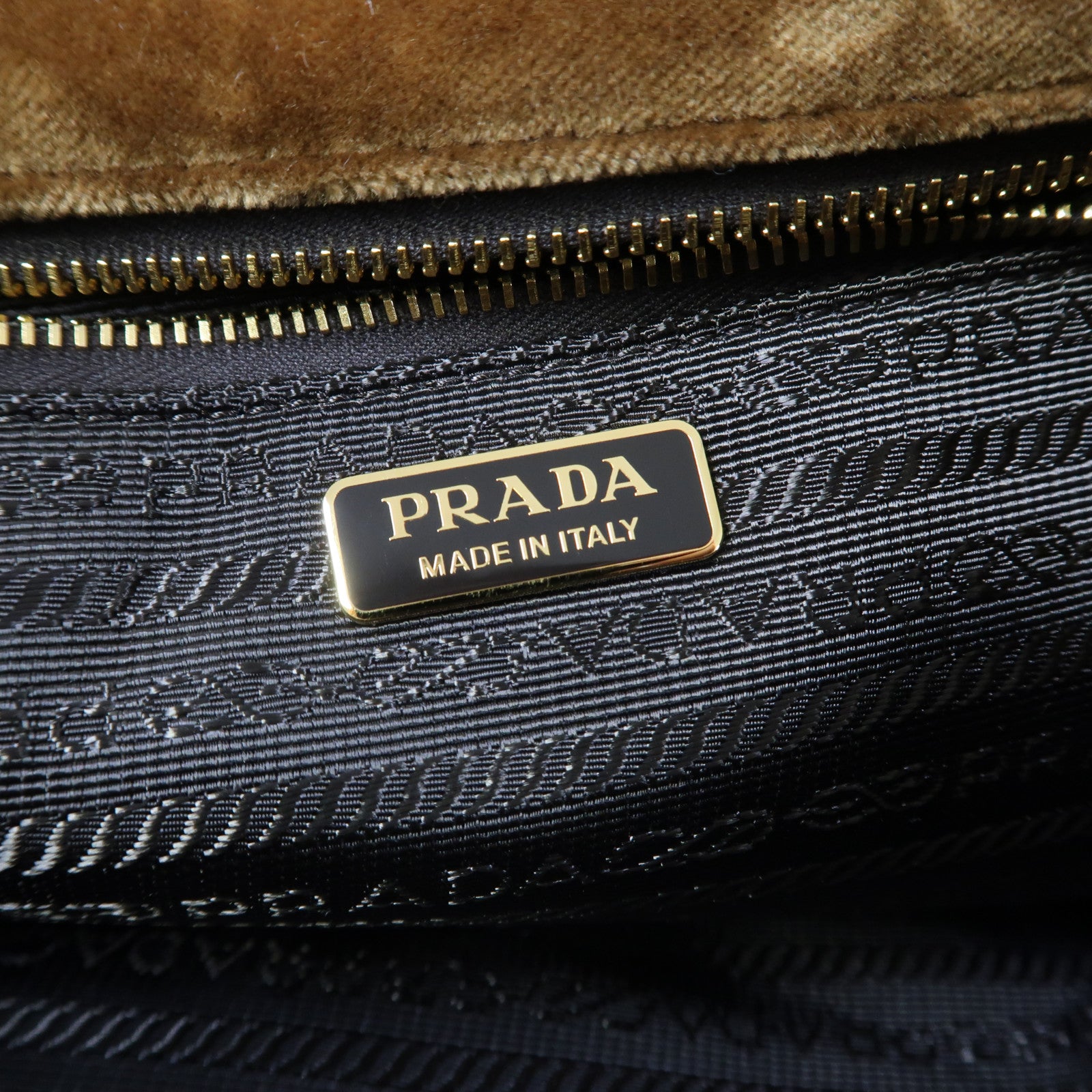 PRADA 天鵝絨2 Way Shoulder金扣肩背袋啡色