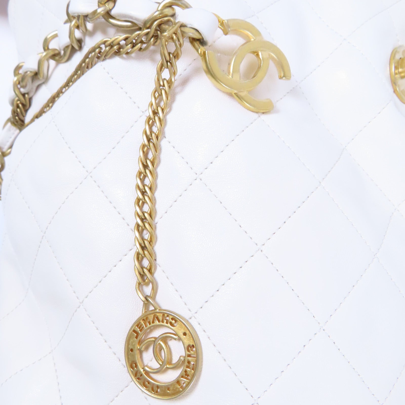 CHANEL 菱格羊皮皮革Chain Shoulder金扣鏈帶肩背袋白色