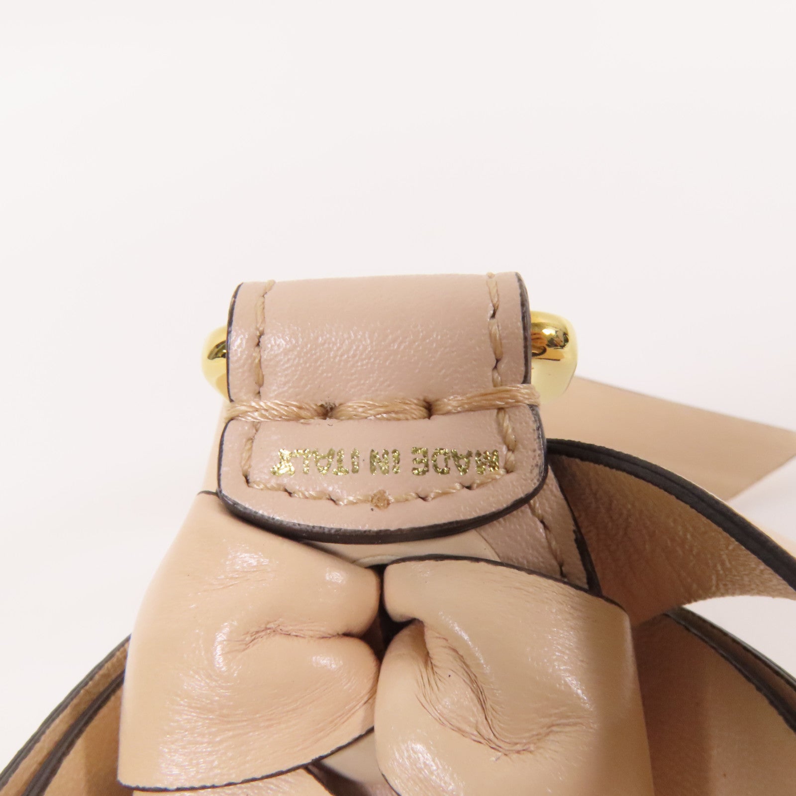 FENDI 牛皮皮革Strap金扣手提帶