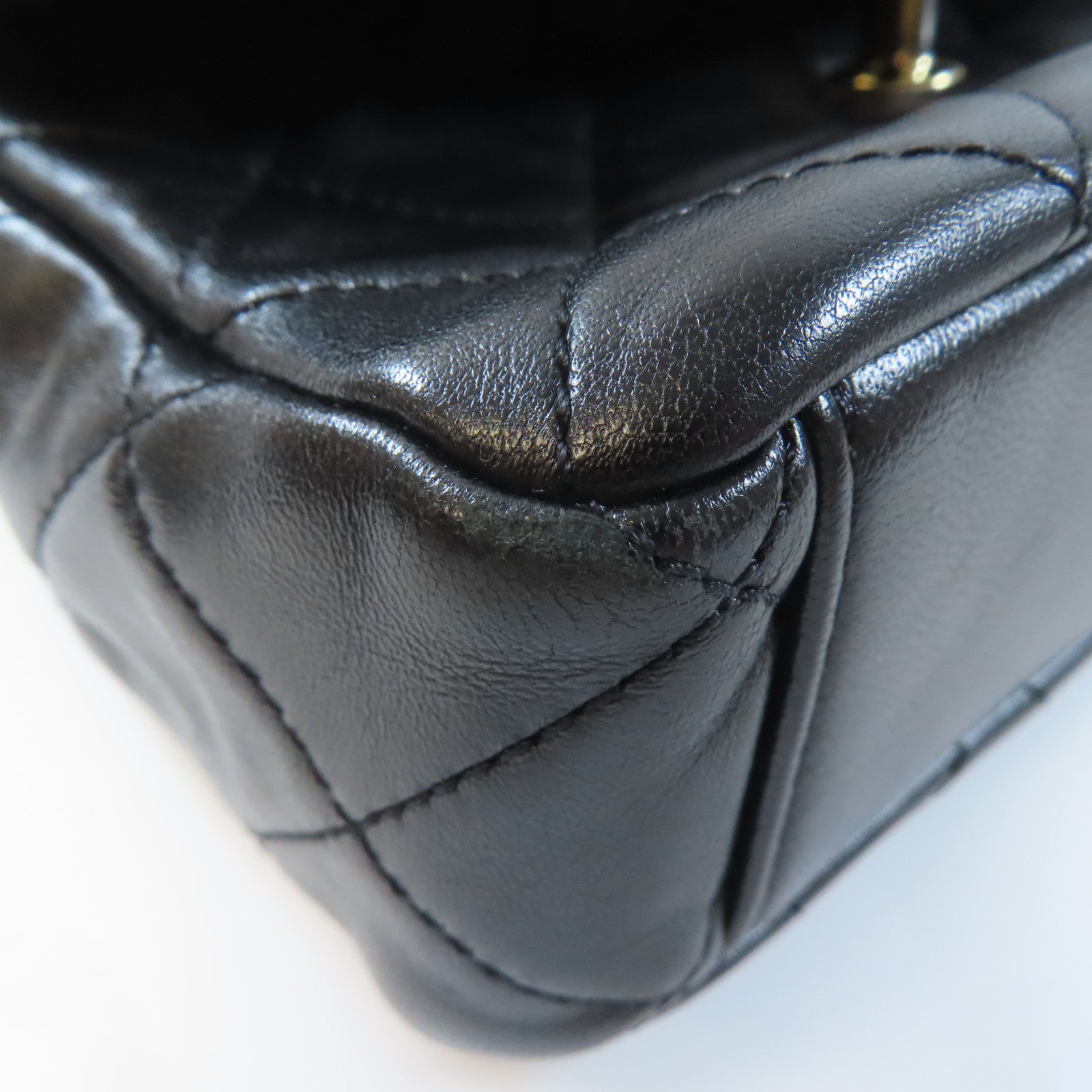 CHANEL 菱格羊皮皮革Chain Shoulder金扣鏈帶肩背袋黑色