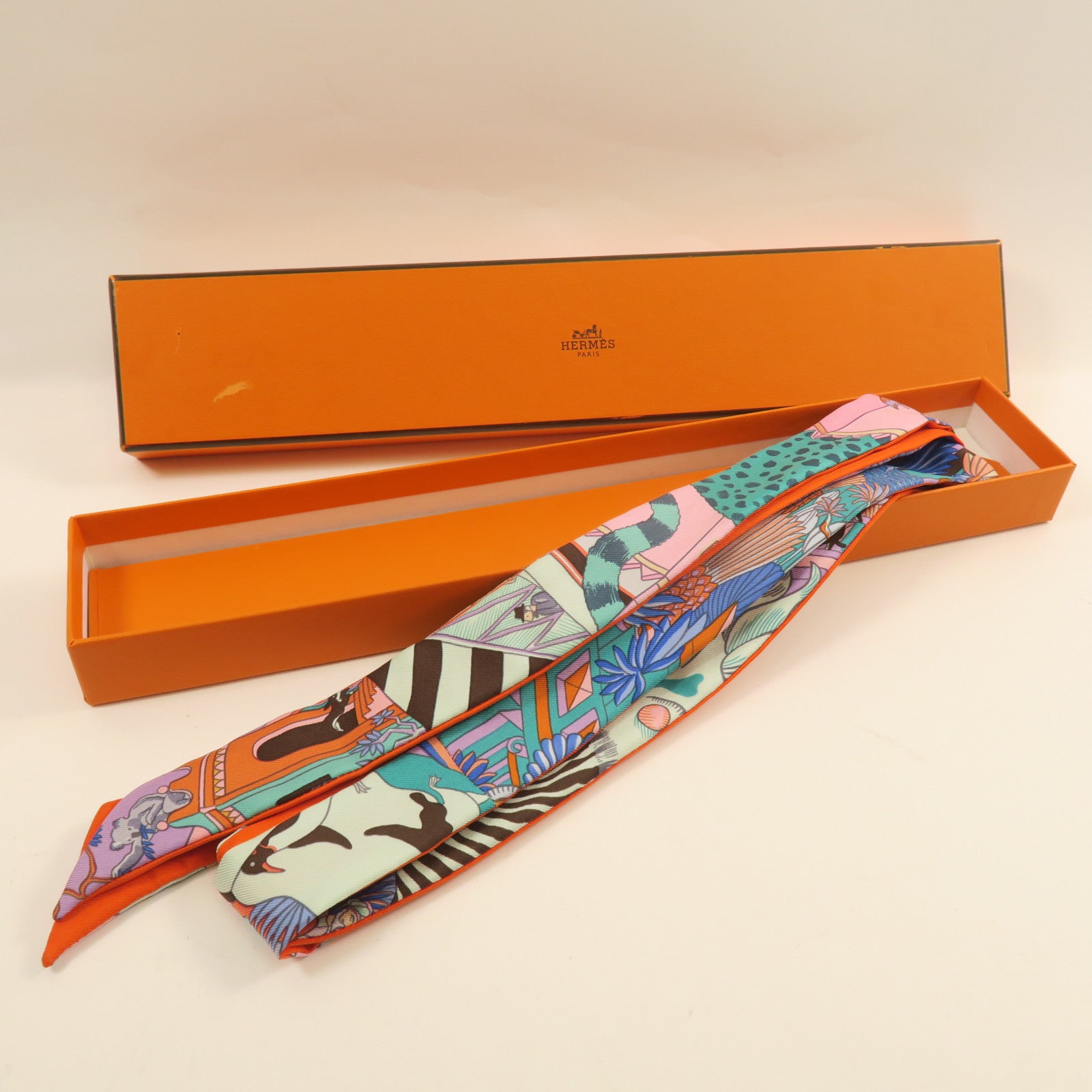 HERMES 絲質Long Twilly絲巾
