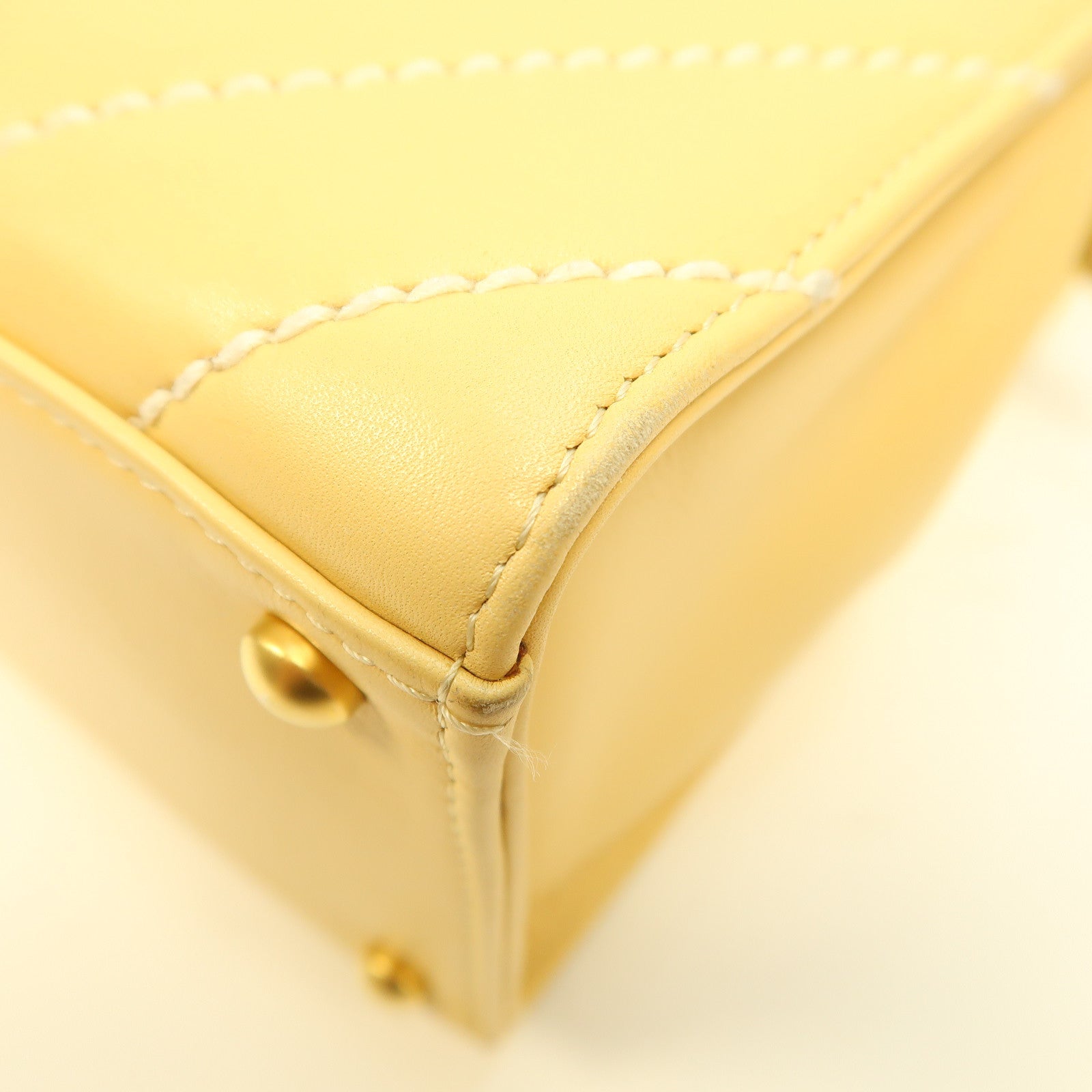 CHANEL 斜紋牛皮皮革Vintage Handbag金扣手挽袋黃色